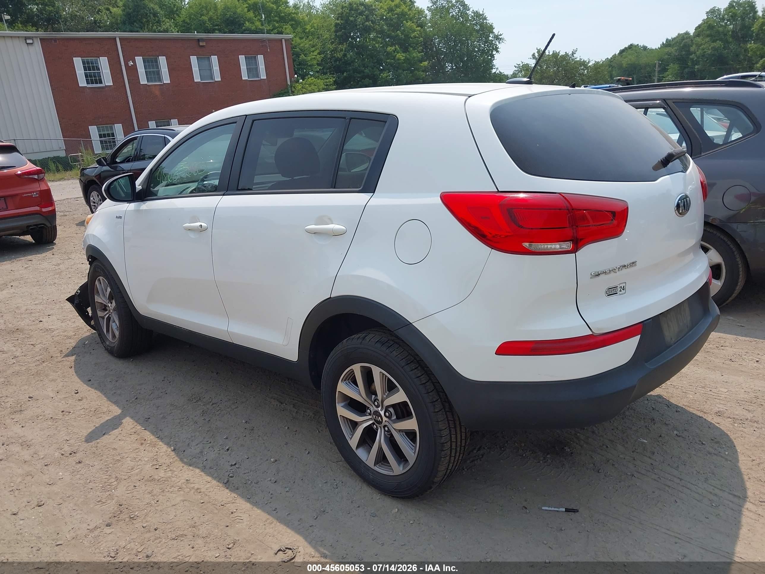 2015 Kia Sportage Lx White vin: KNDPBCACXF7687846