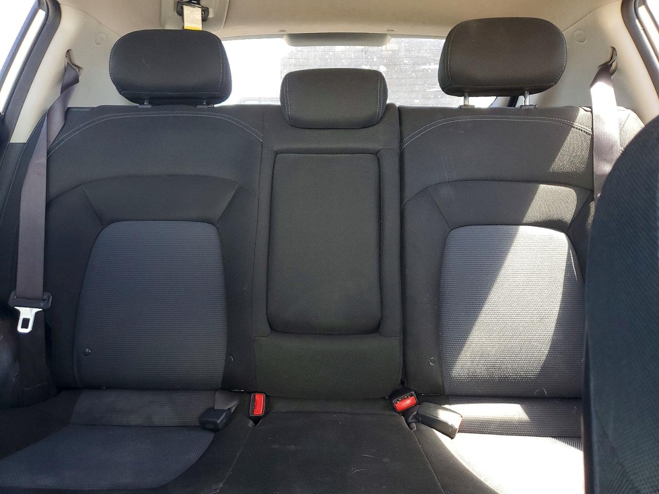 2015 Kia Sportage Lx White vin: KNDPBCACXF7710297