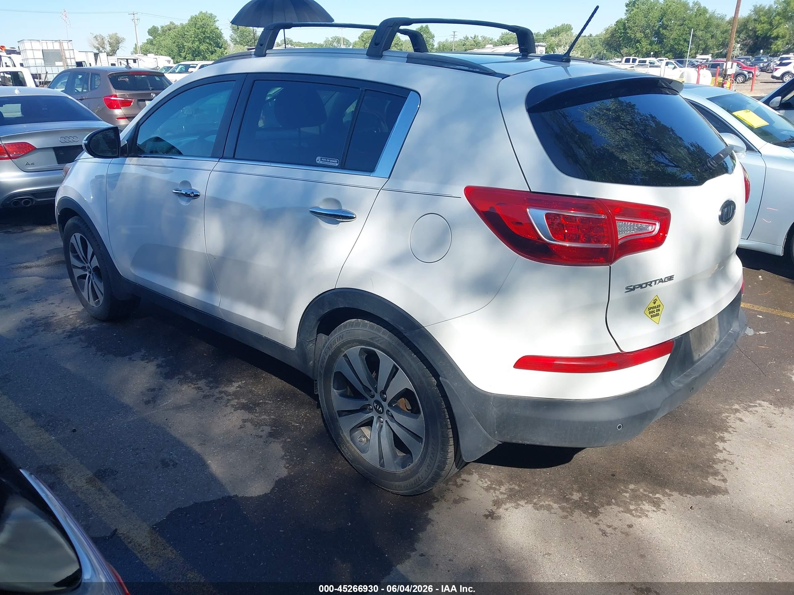 2011 Kia Sportage Ex Белый vin: KNDPC3A21B7157036