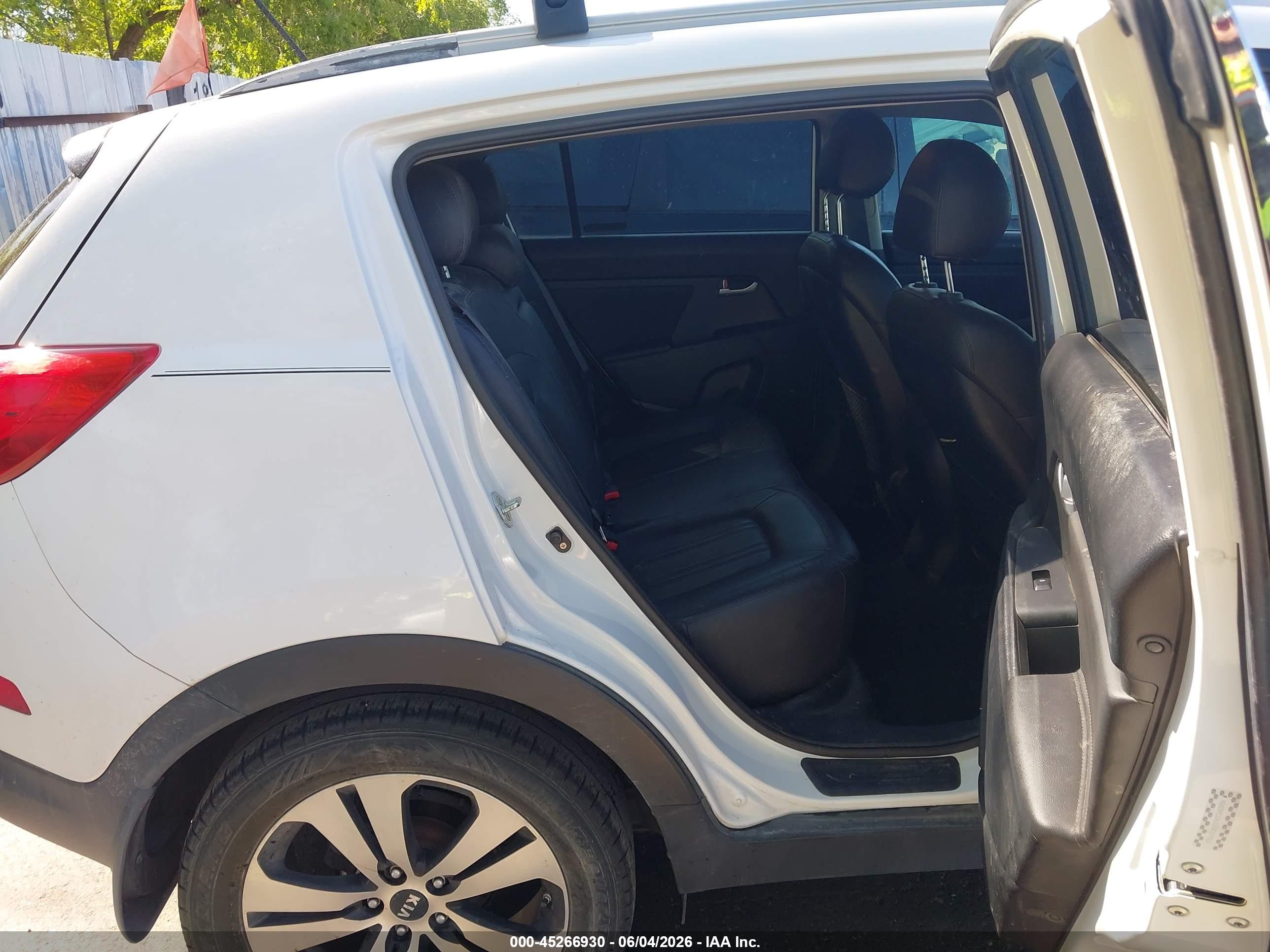 2011 Kia Sportage Ex Белый vin: KNDPC3A21B7157036