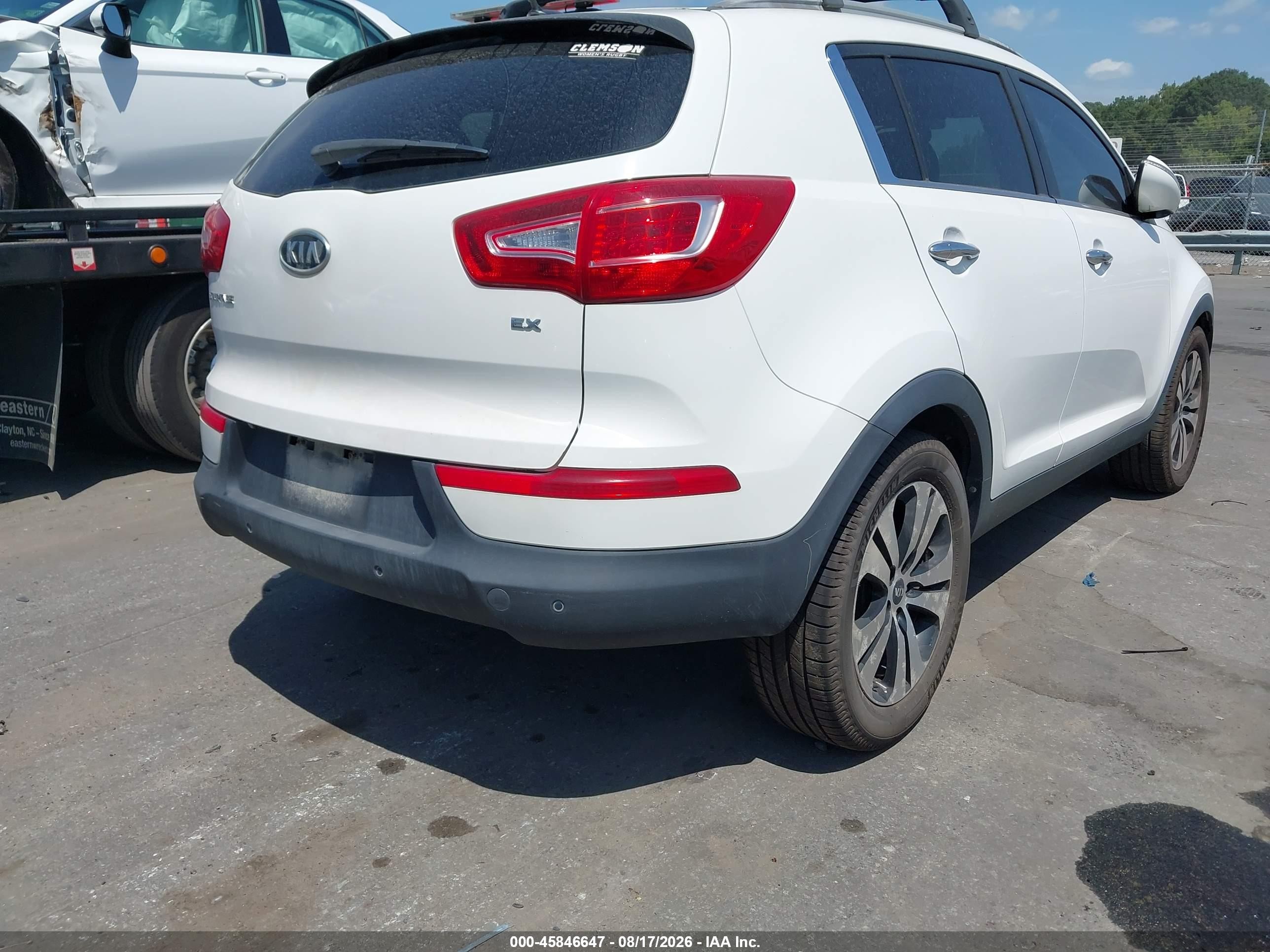 2012 Kia Sportage Ex White vin: KNDPC3A21C7346089