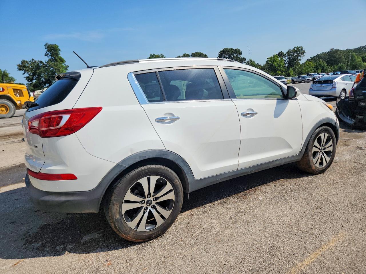 2011 Kia Sportage Ex White vin: KNDPC3A23B7071324