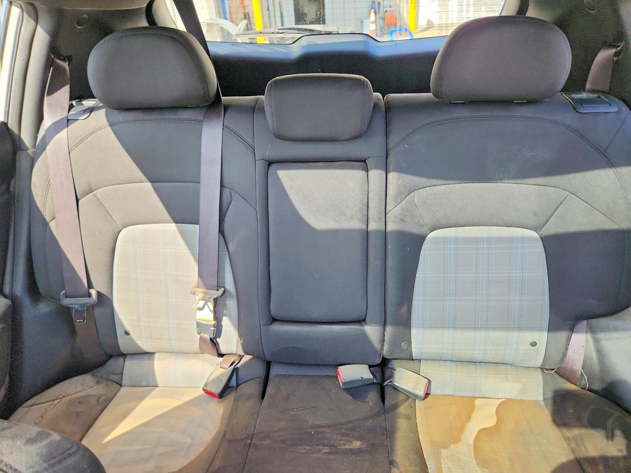 2011 Kia Sportage Ex White vin: KNDPC3A23B7071324