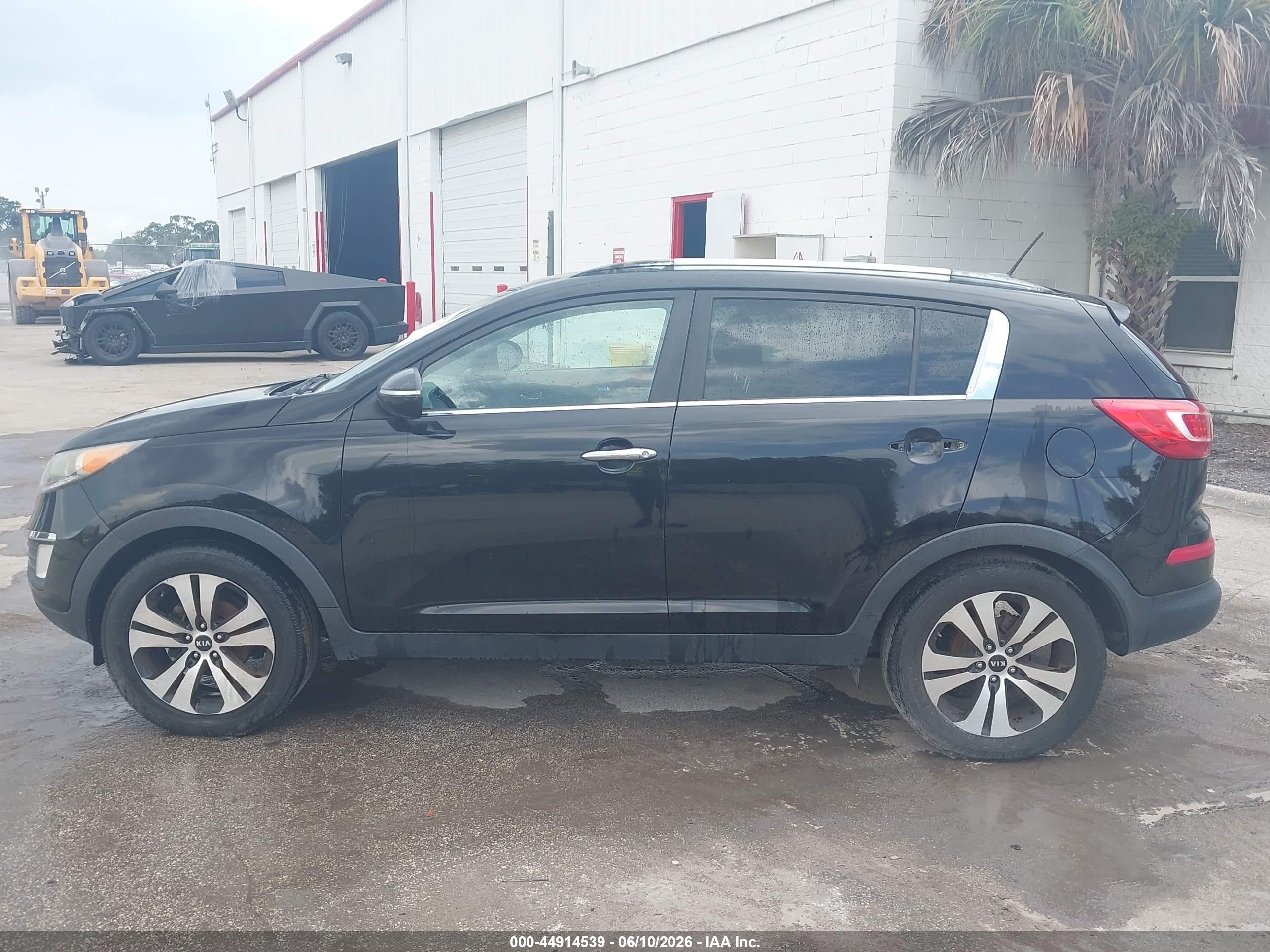 2011 Kia Sportage Ex Black vin: KNDPC3A27B7048533