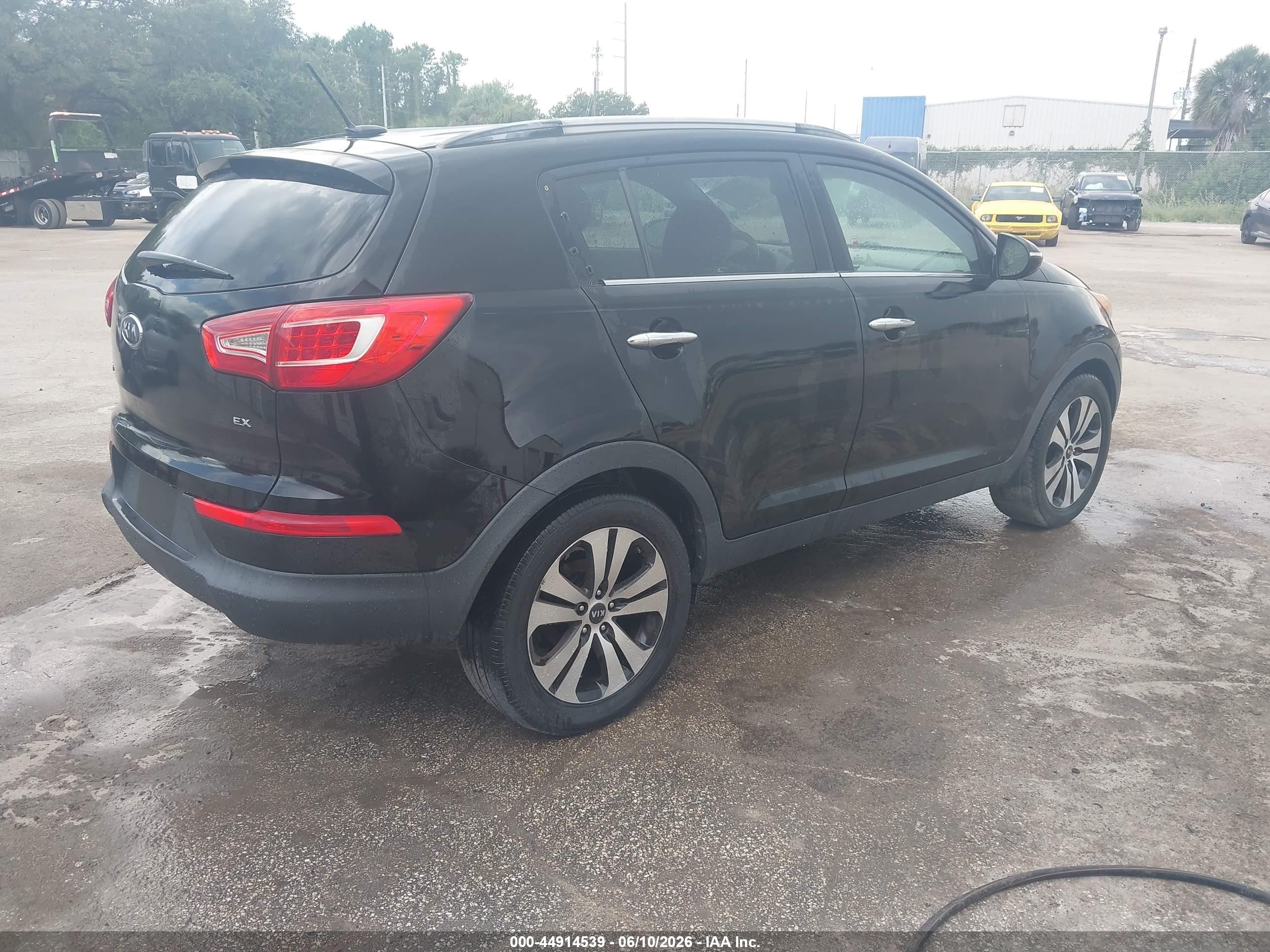 2011 Kia Sportage Ex Black vin: KNDPC3A27B7048533