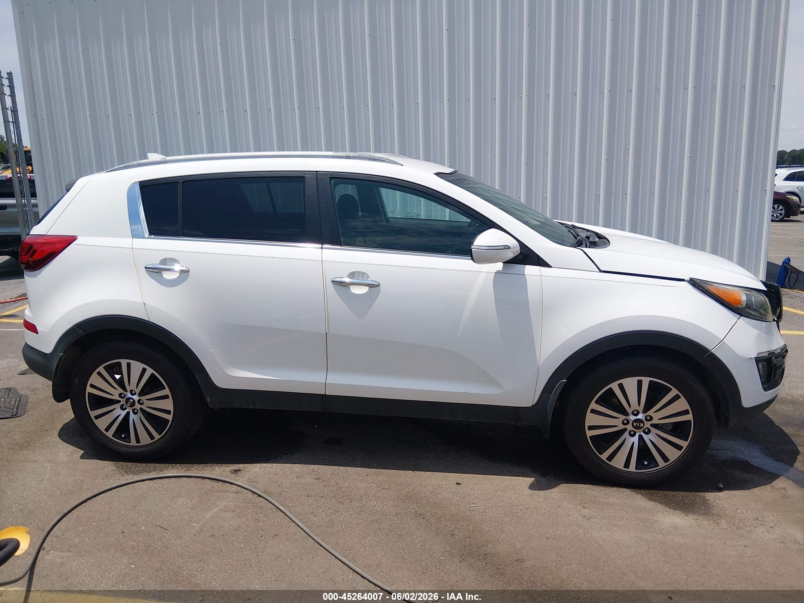 2014 Kia Sportage Ex White vin: KNDPC3AC0E7582695
