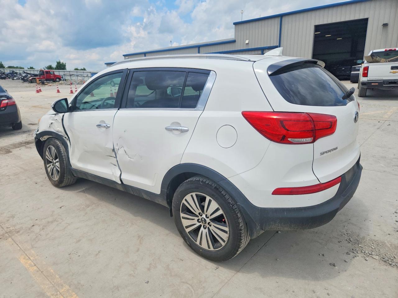 2015 Kia Sportage White vin: KNDPC3AC8F7790695