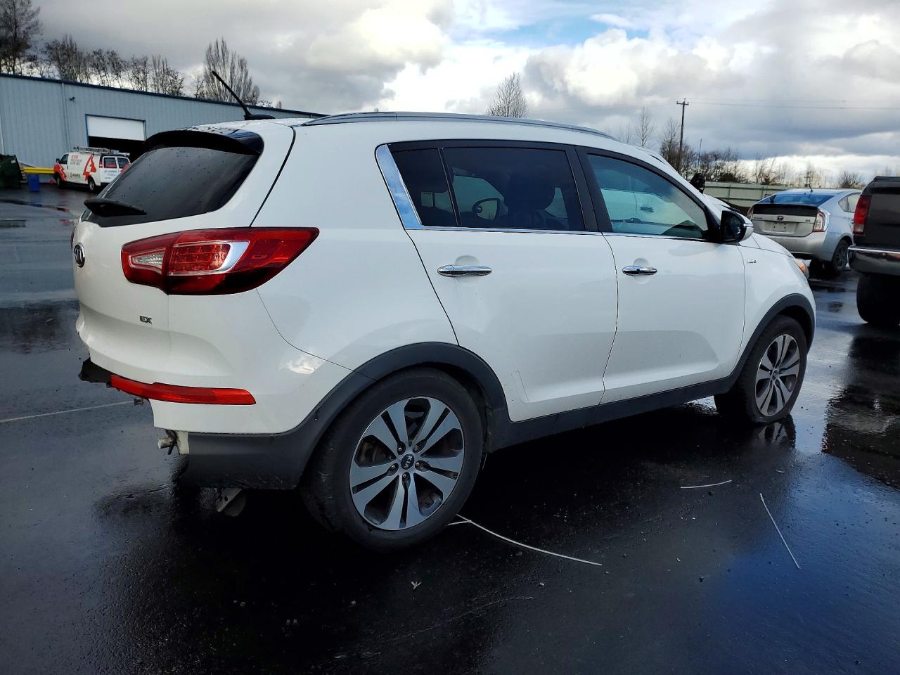 2012 Kia Sportage Ex White vin: KNDPCCA25C7312060