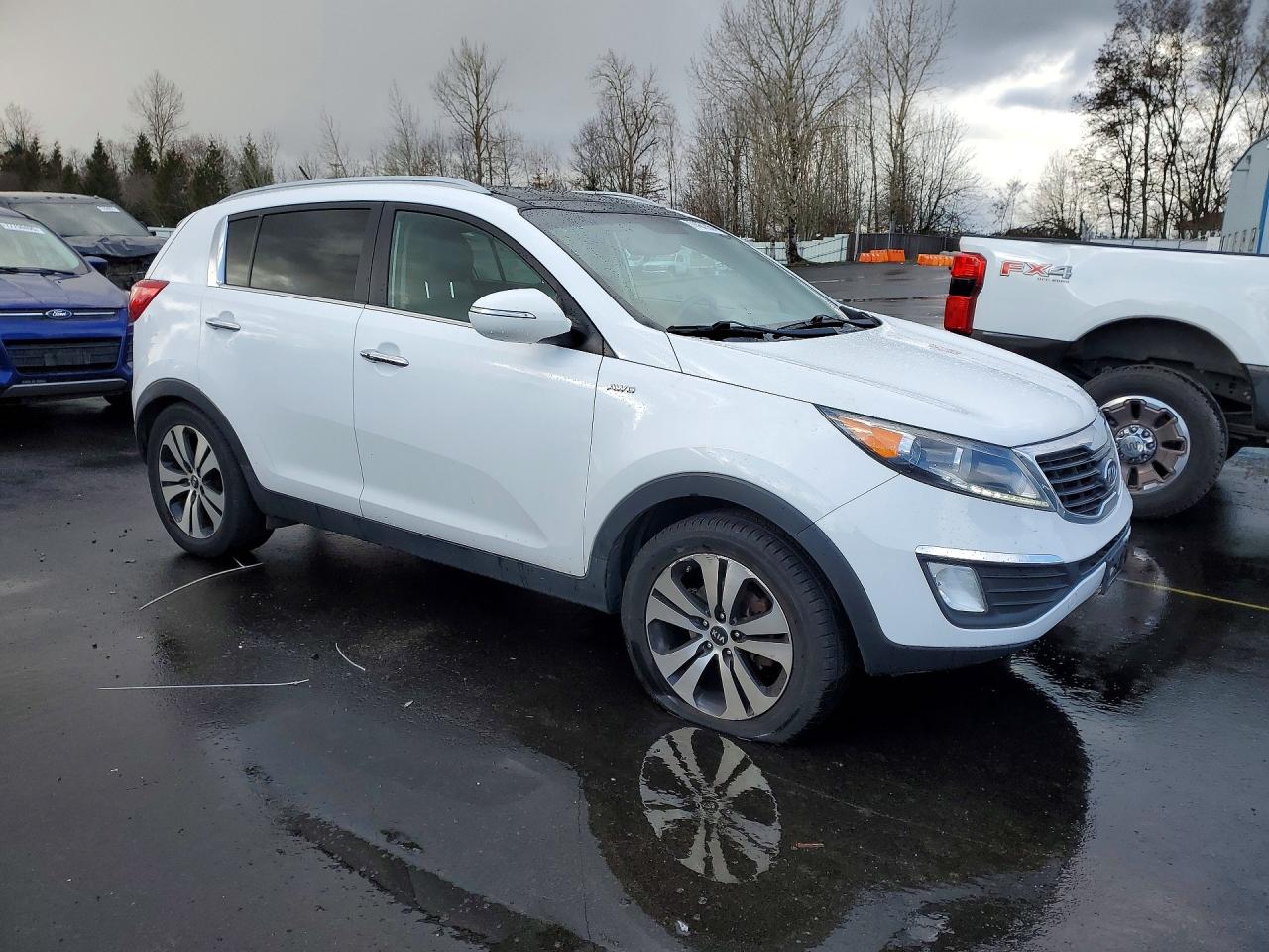 2012 Kia Sportage Ex White vin: KNDPCCA25C7312060