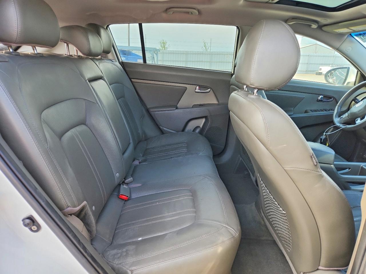 2012 Kia Sportage Ex White vin: KNDPCCA26C7250247