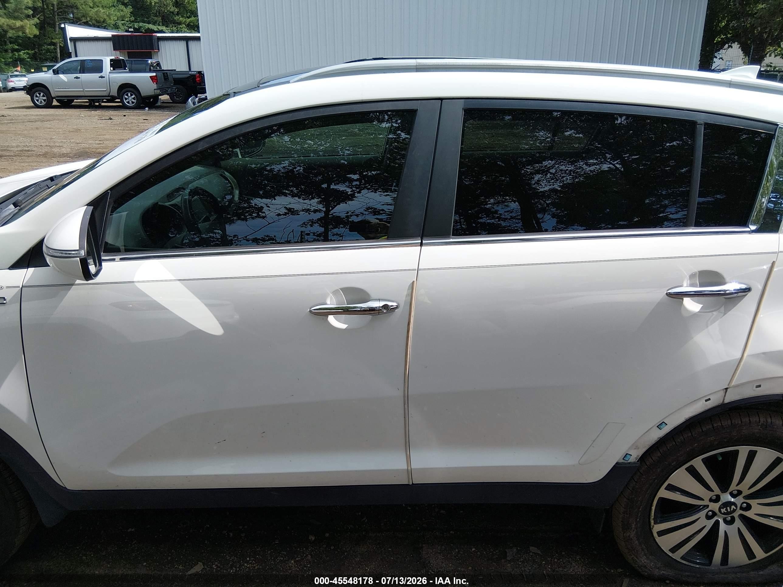 2015 Kia Sportage Ex White vin: KNDPCCAC1F7791638