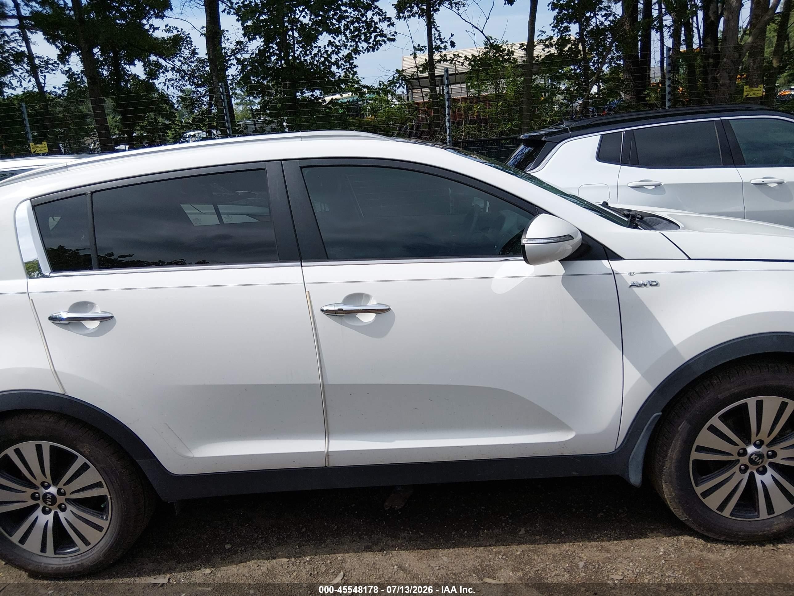 2015 Kia Sportage Ex White vin: KNDPCCAC1F7791638