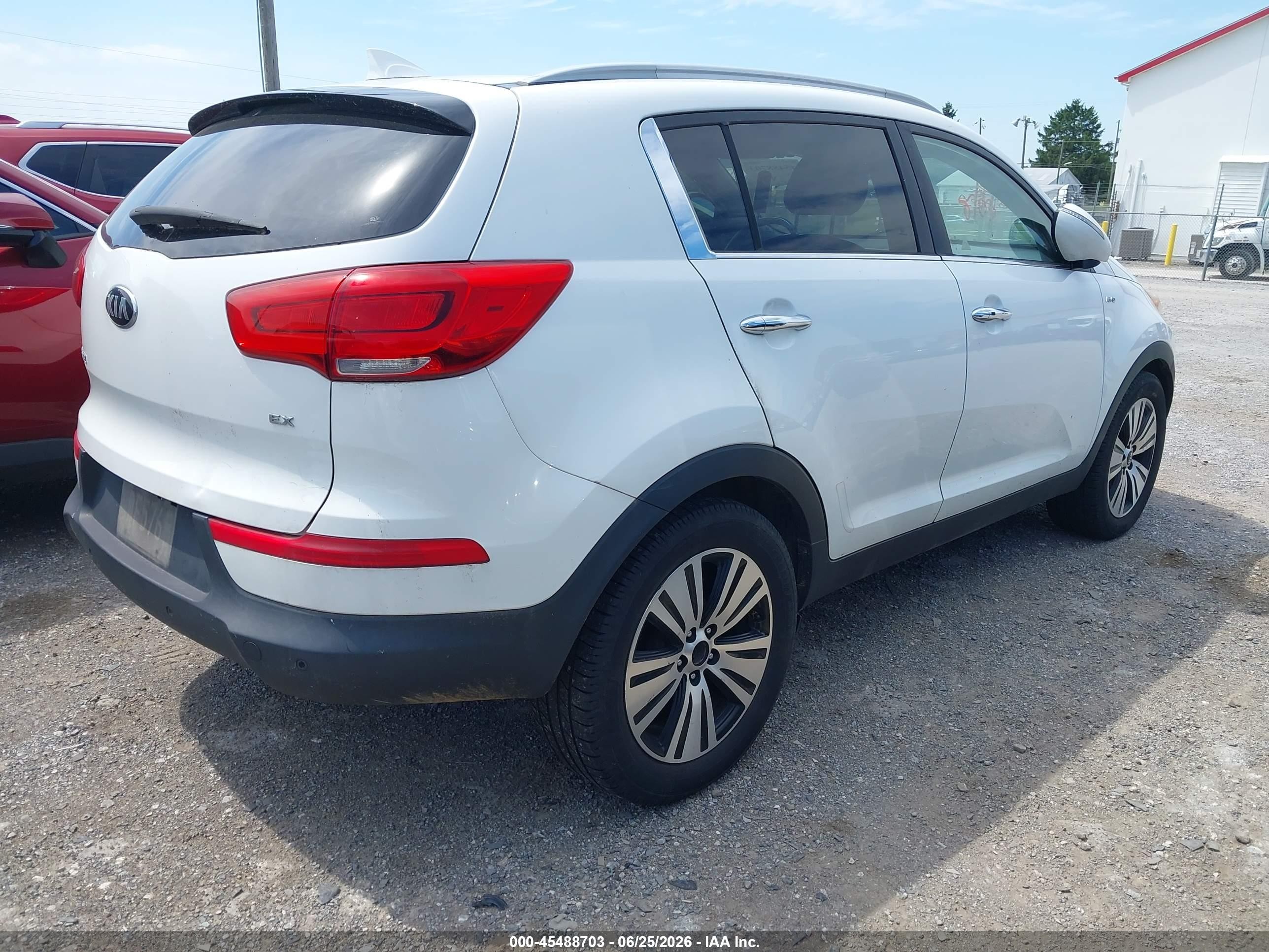 2015 Kia Sportage Ex White vin: KNDPCCAC2F7691662