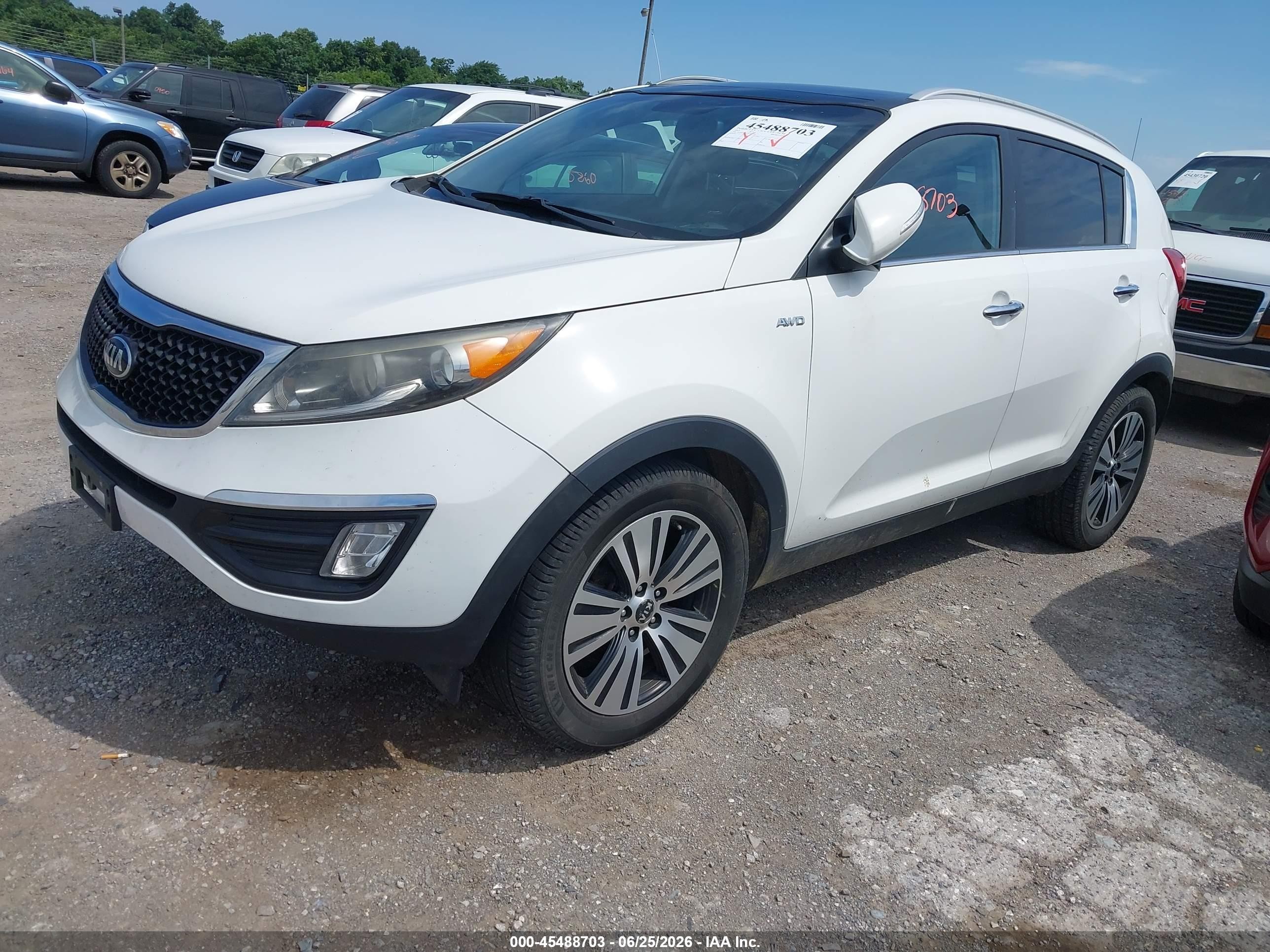 2015 Kia Sportage Ex White vin: KNDPCCAC2F7691662