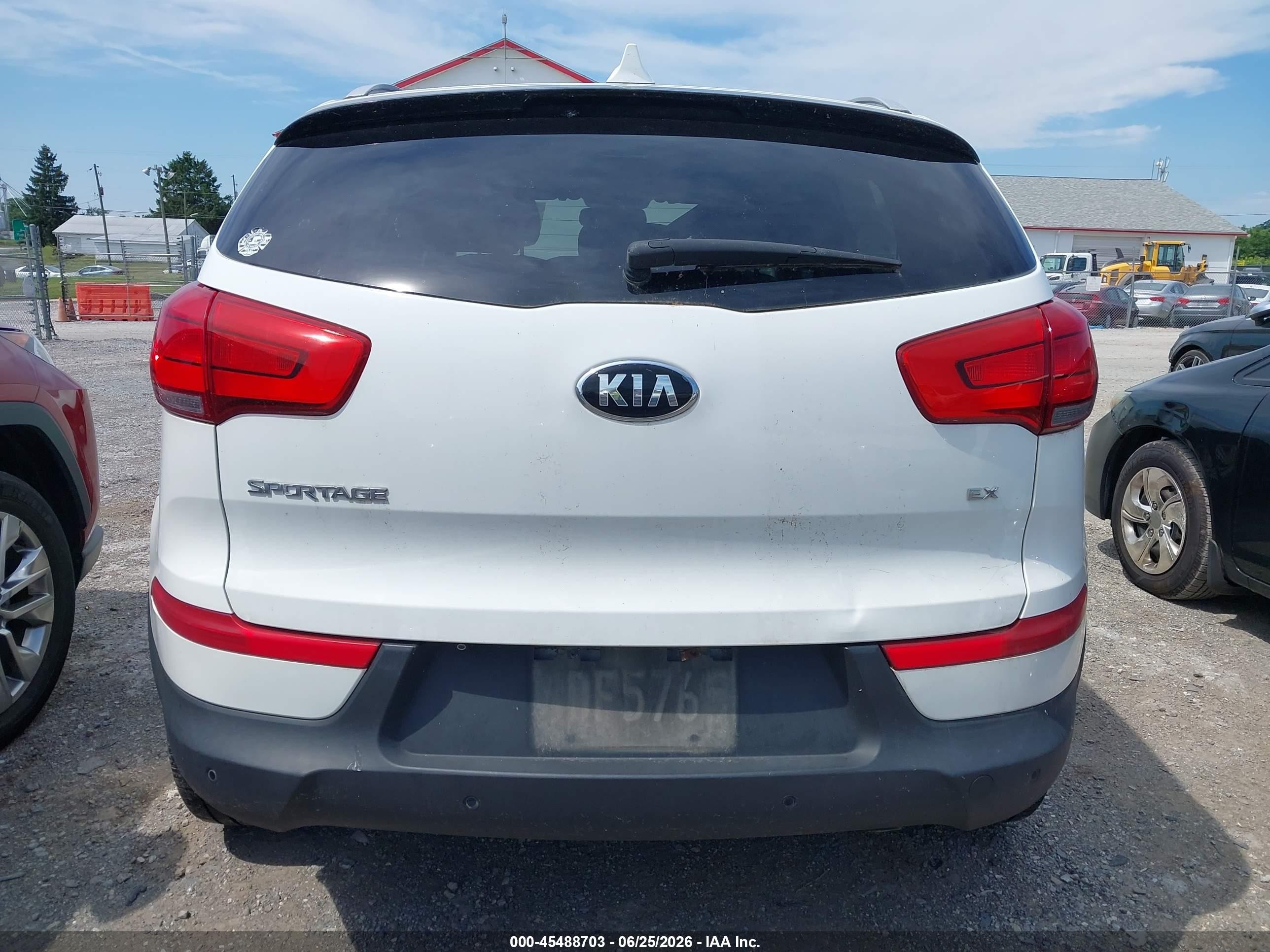 2015 Kia Sportage Ex White vin: KNDPCCAC2F7691662