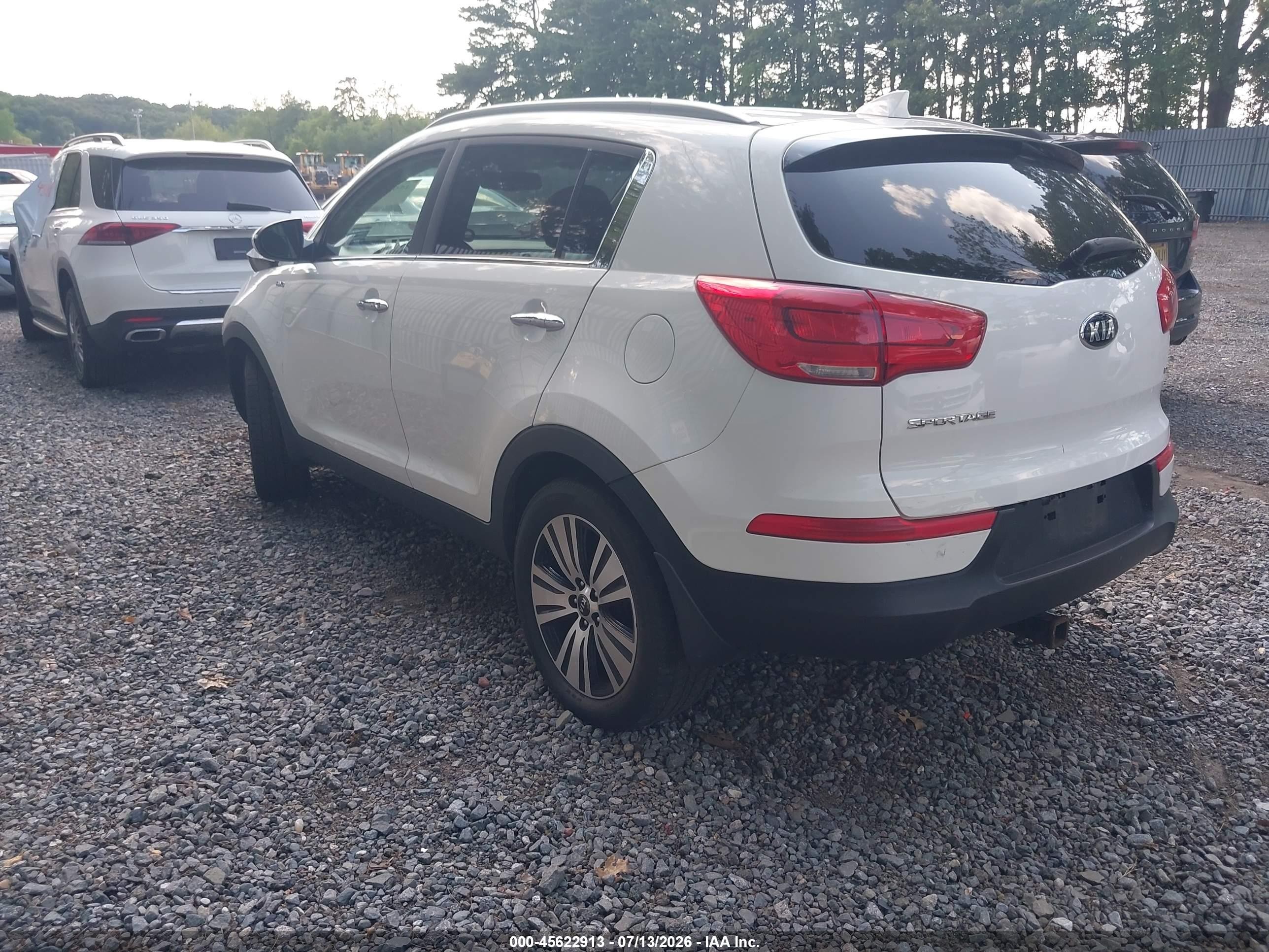 2015 Kia Sportage Ex White vin: KNDPCCAC2F7767493