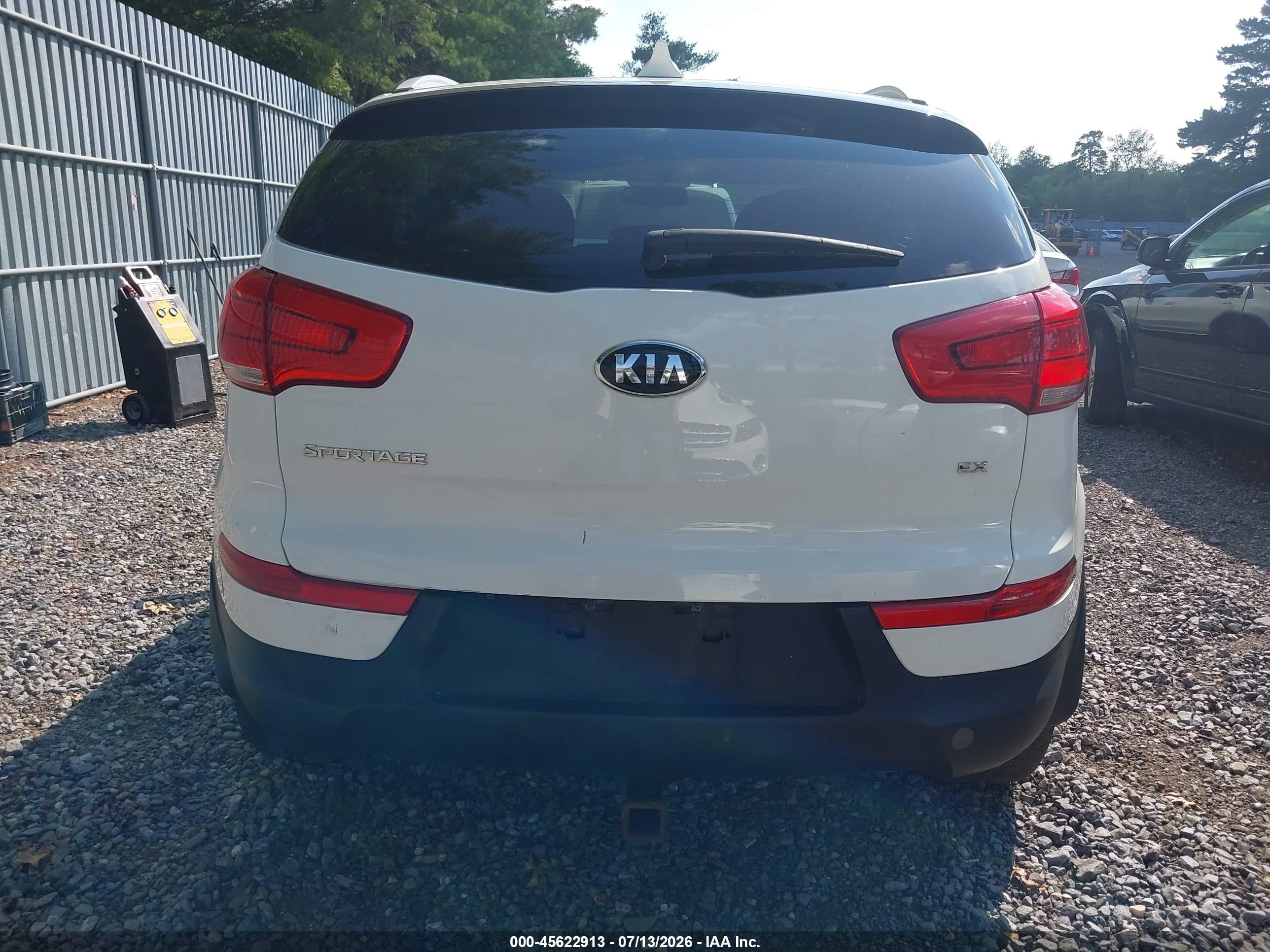 2015 Kia Sportage Ex White vin: KNDPCCAC2F7767493