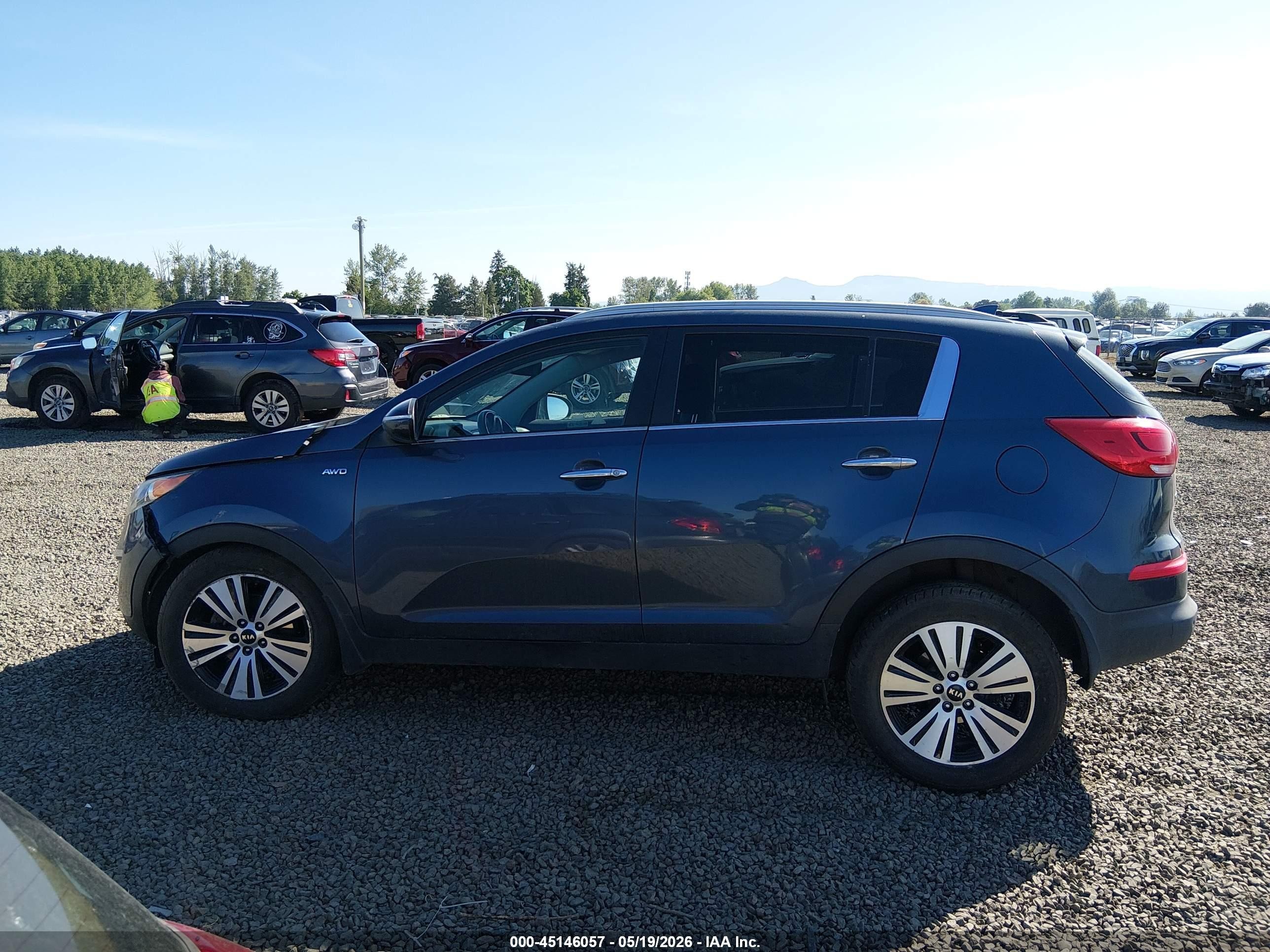 2014 Kia Sportage Ex Blue vin: KNDPCCAC5E7647847