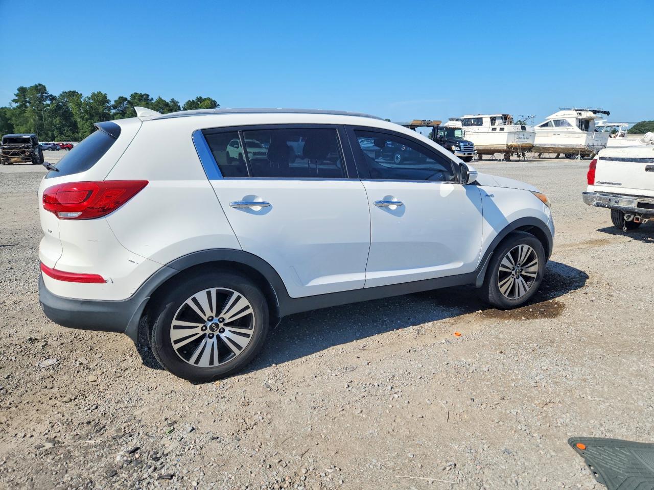 2015 Kia Sportage Ex White vin: KNDPCCACXF7720261