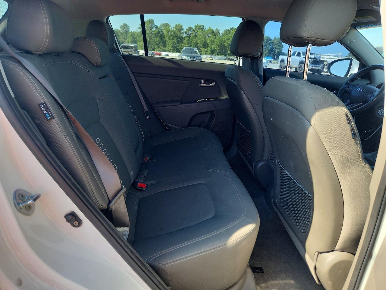 2015 Kia Sportage Ex White vin: KNDPCCACXF7720261