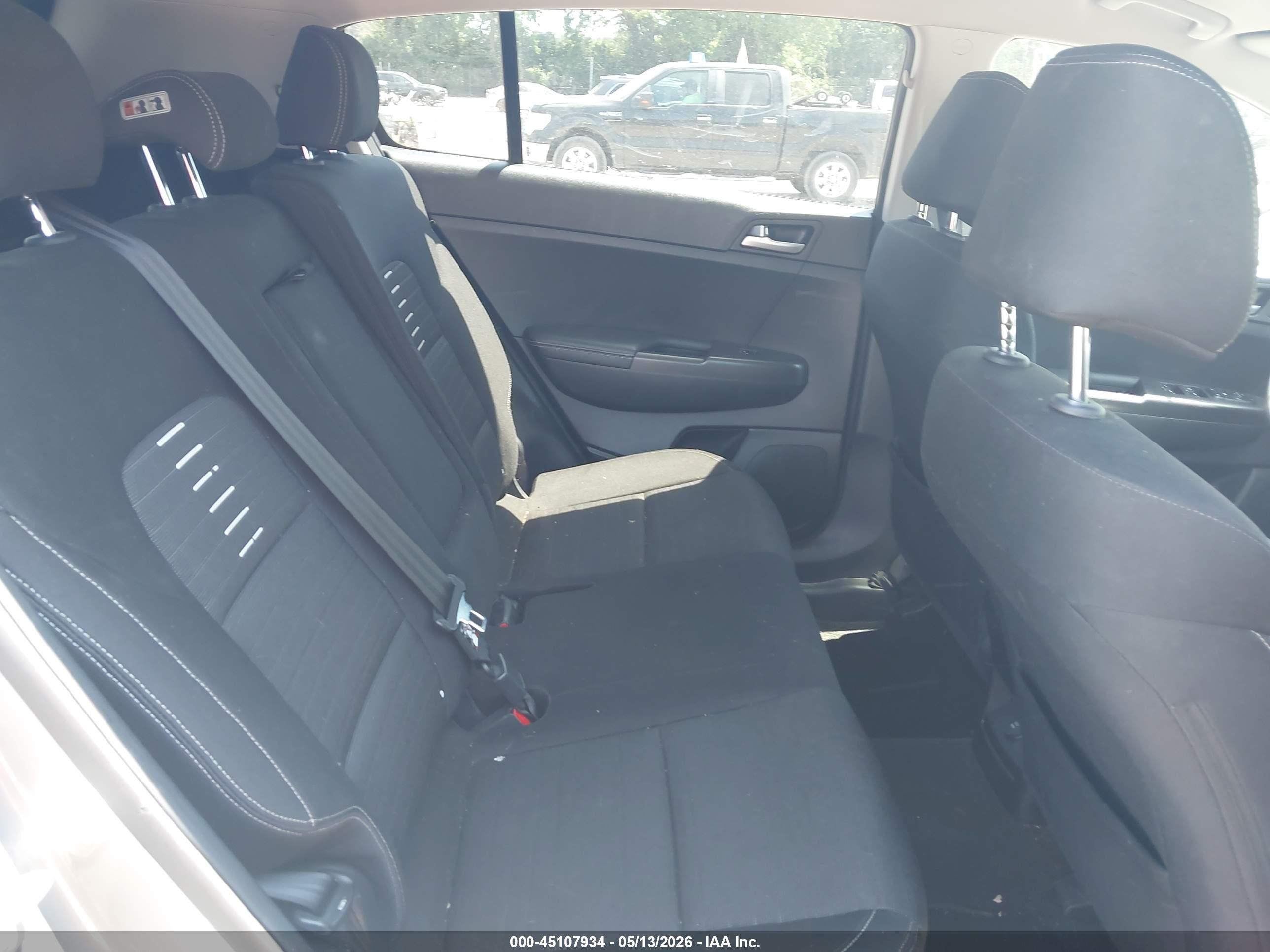 2018 Kia Sportage Lx Gray vin: KNDPM3AC0J7302409