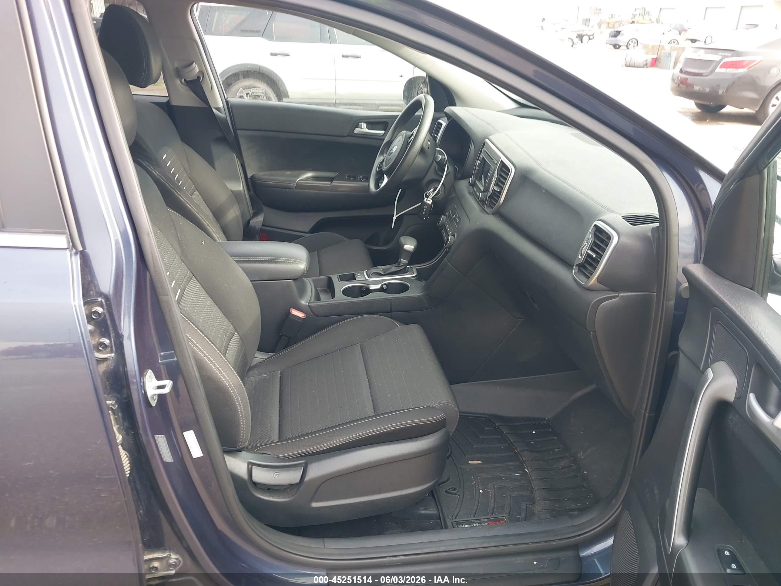 2018 Kia Sportage Lx Dark Blue vin: KNDPM3AC0J7454237
