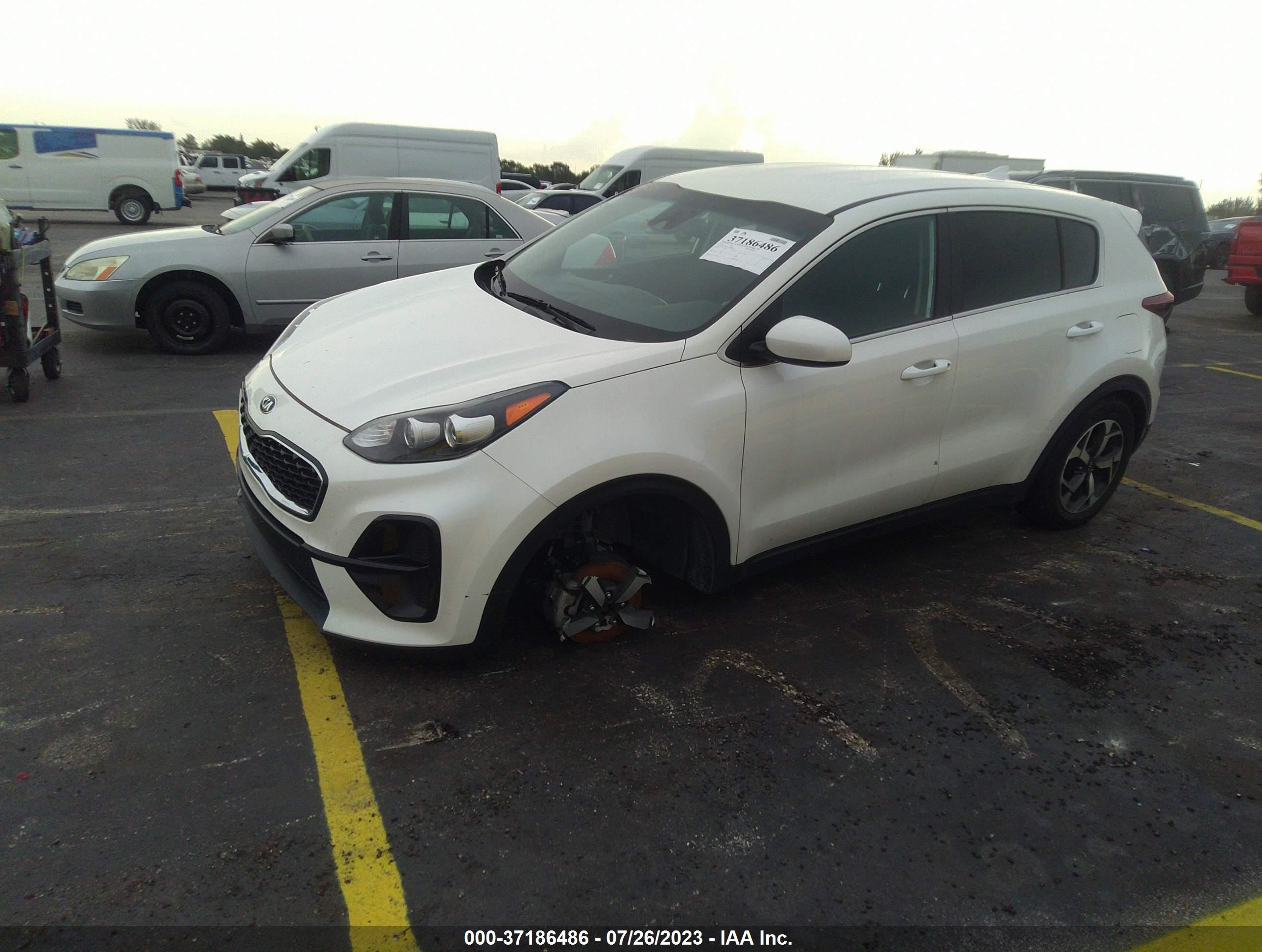 2021 Kia Sportage Lx White vin: KNDPM3AC0M7896066