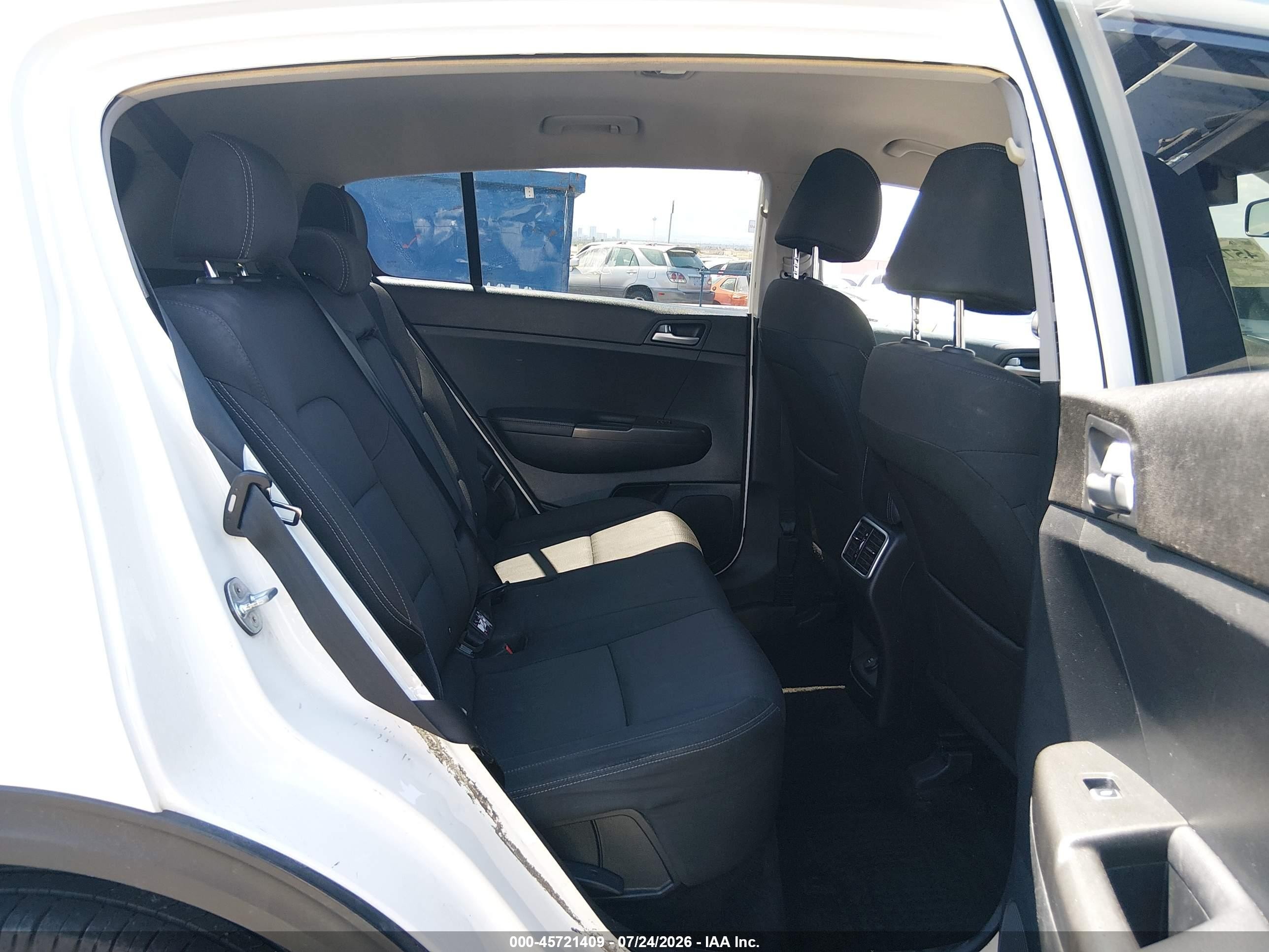 2020 Kia Sportage Lx Белый vin: KNDPM3AC2L7816782
