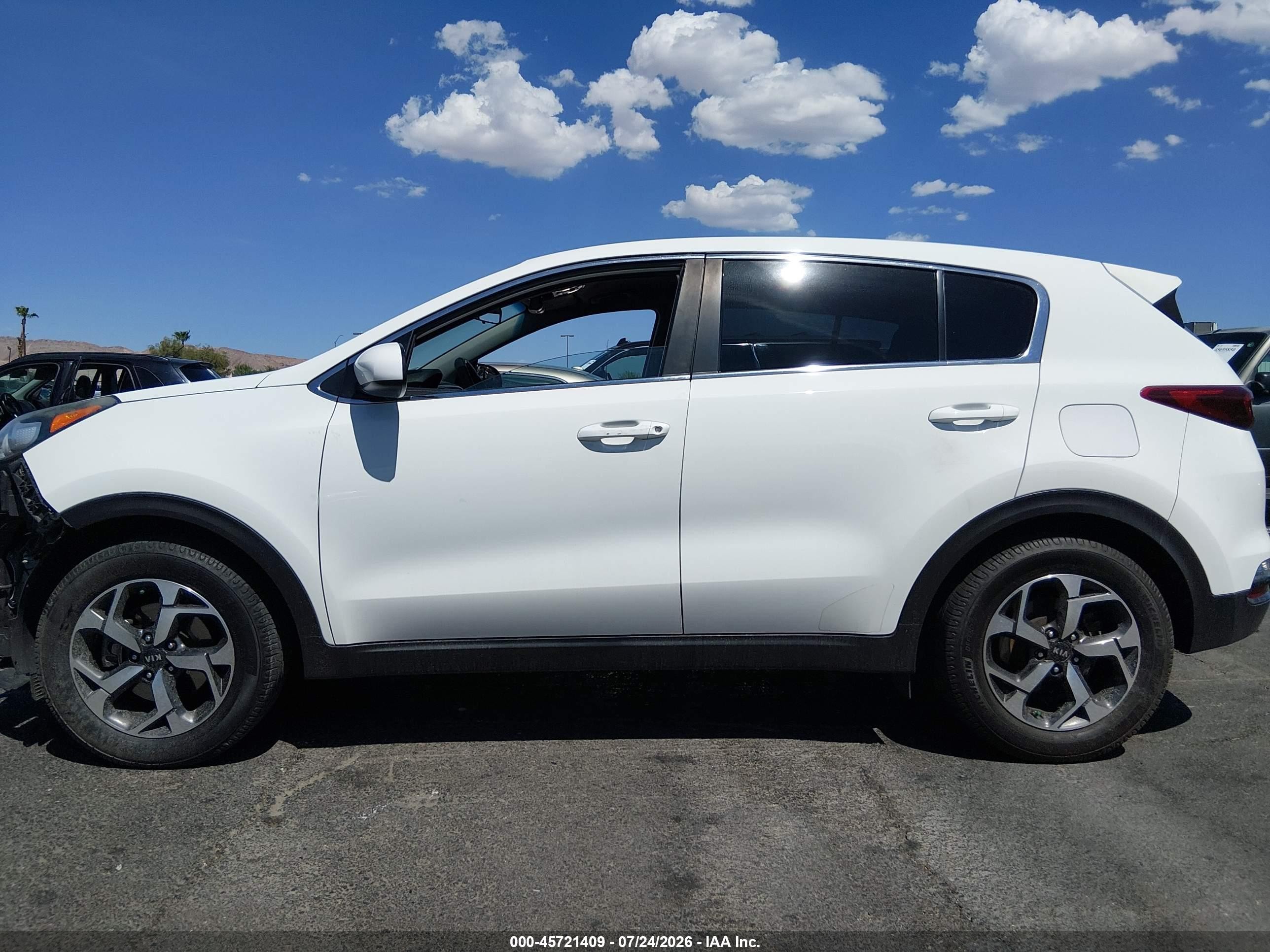 2020 Kia Sportage Lx Белый vin: KNDPM3AC2L7816782