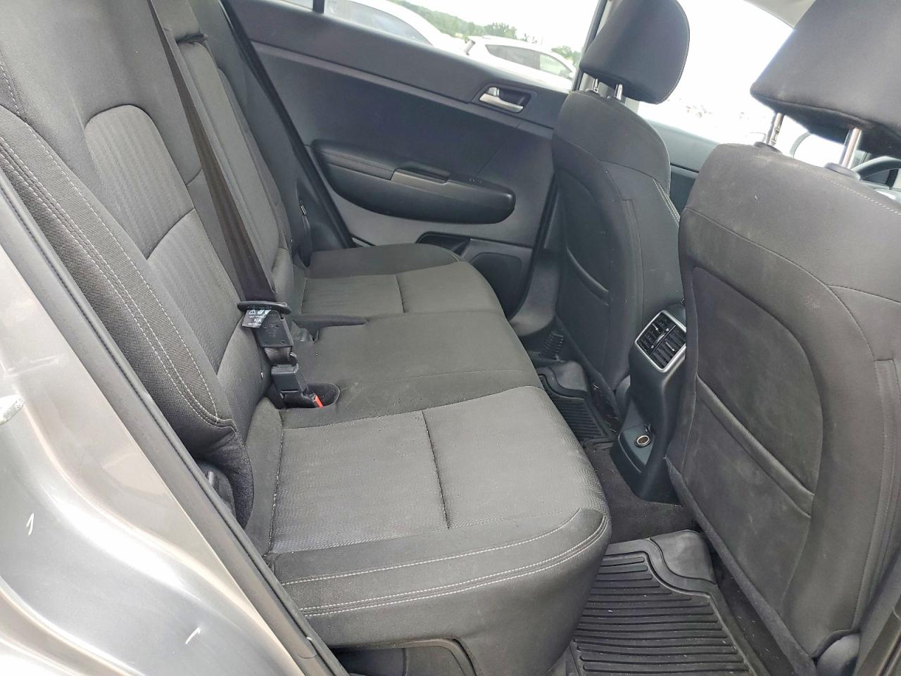 2022 Kia Sportage Lx Gray vin: KNDPM3AC4N7997452