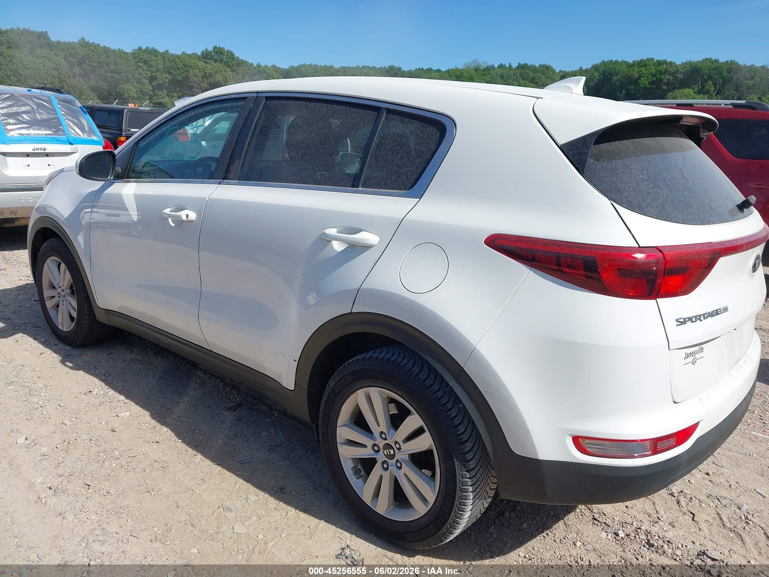 2019 Kia Sportage Lx White vin: KNDPM3AC5K7515115