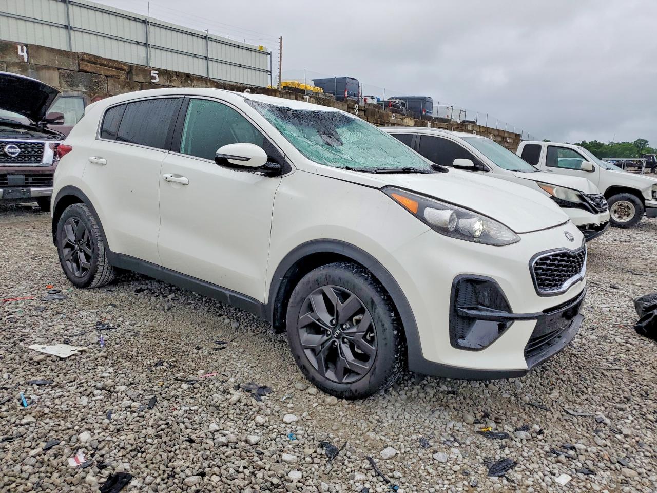 2022 Kia Sportage Lx Белый vin: KNDPM3AC5N7006372