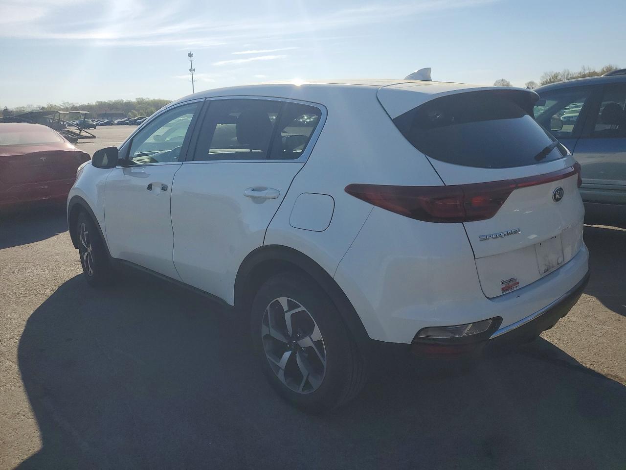2021 Kia Sportage Lx White vin: KNDPM3AC6M7893401