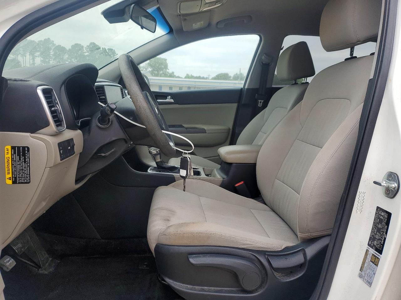 2022 Kia Sportage Lx White vin: KNDPM3AC6N7957339