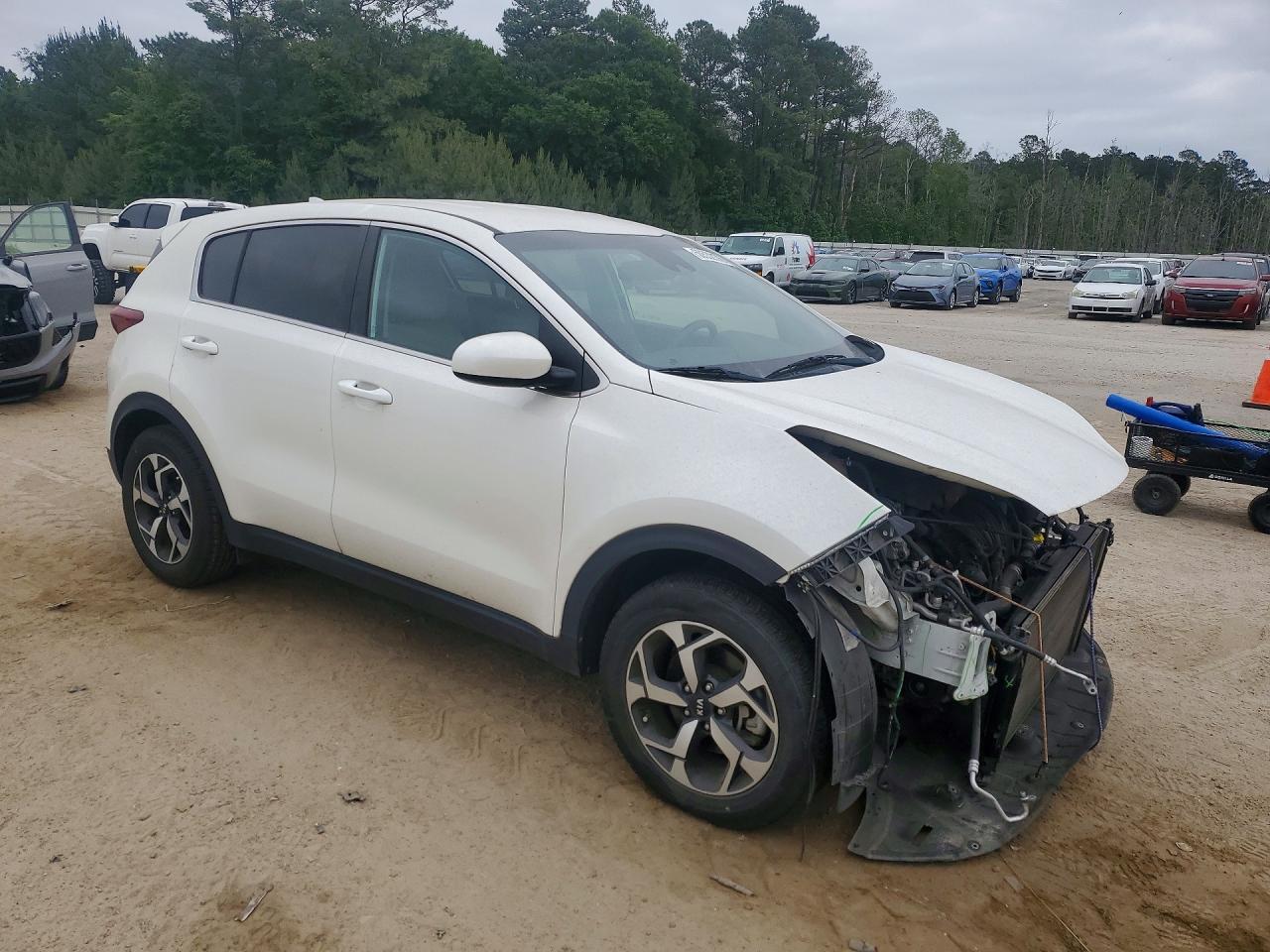 2022 Kia Sportage Lx White vin: KNDPM3AC6N7957339