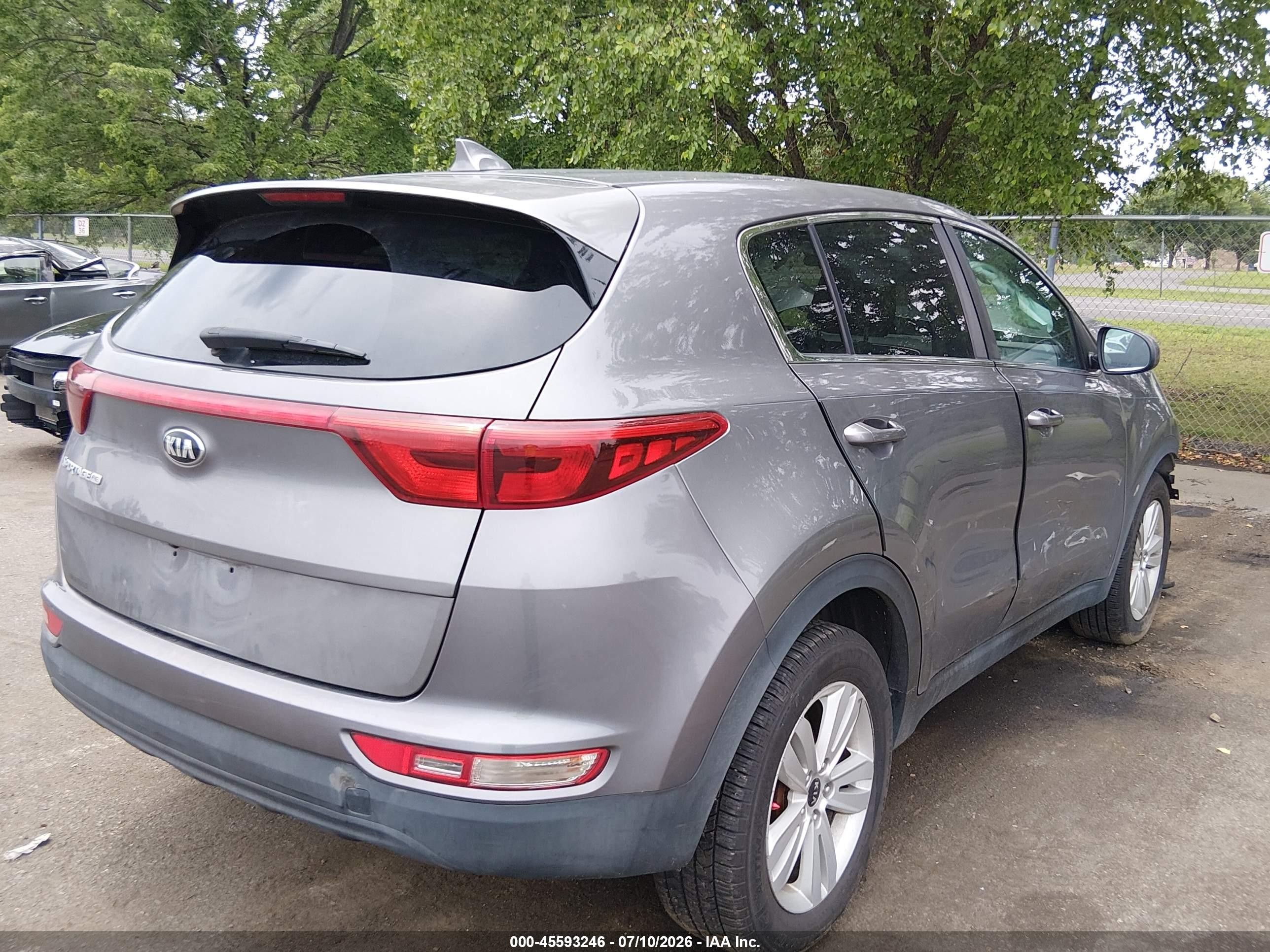 2018 Kia Sportage Lx Серый vin: KNDPM3AC8J7445690