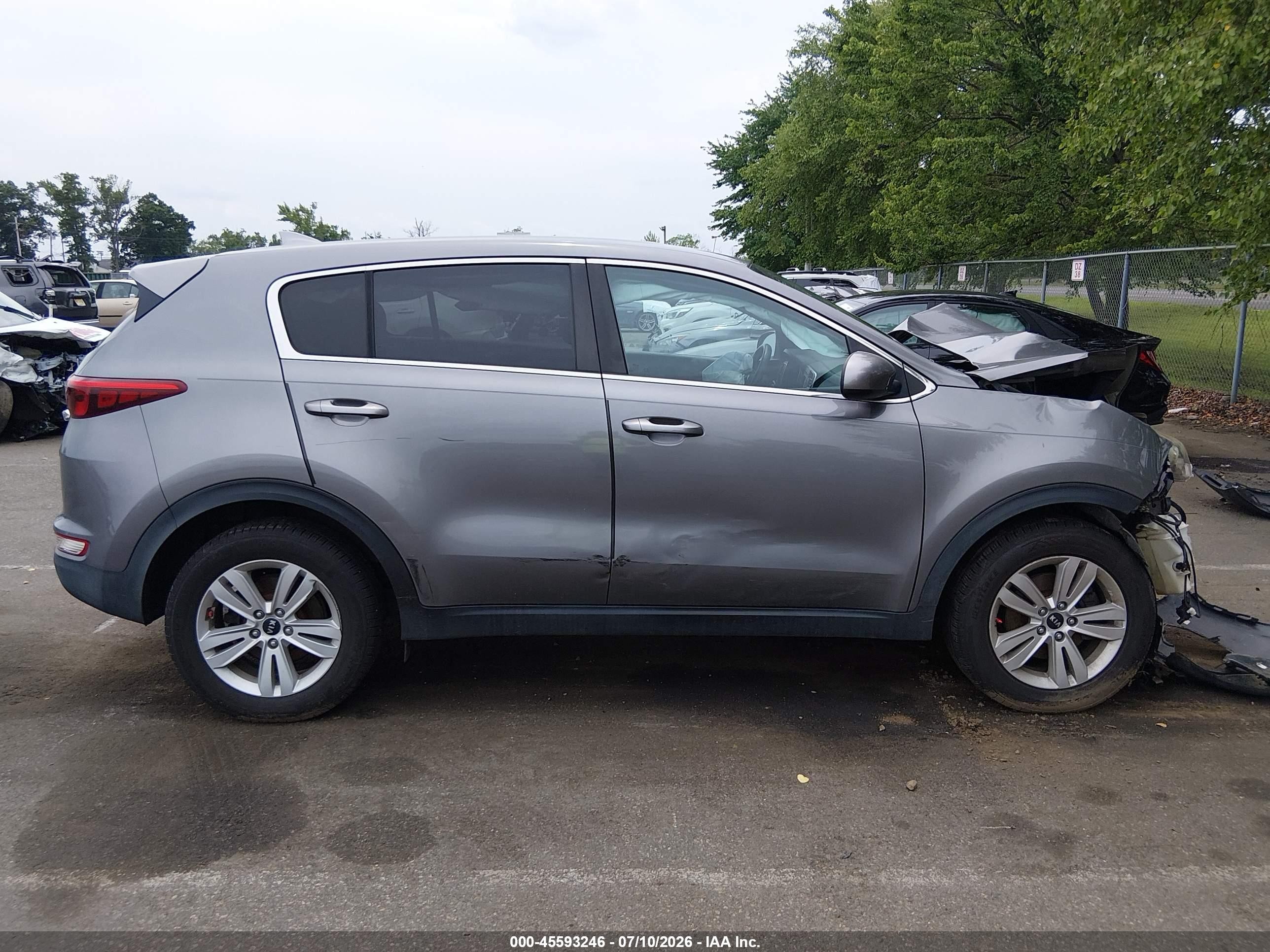 2018 Kia Sportage Lx Серый vin: KNDPM3AC8J7445690