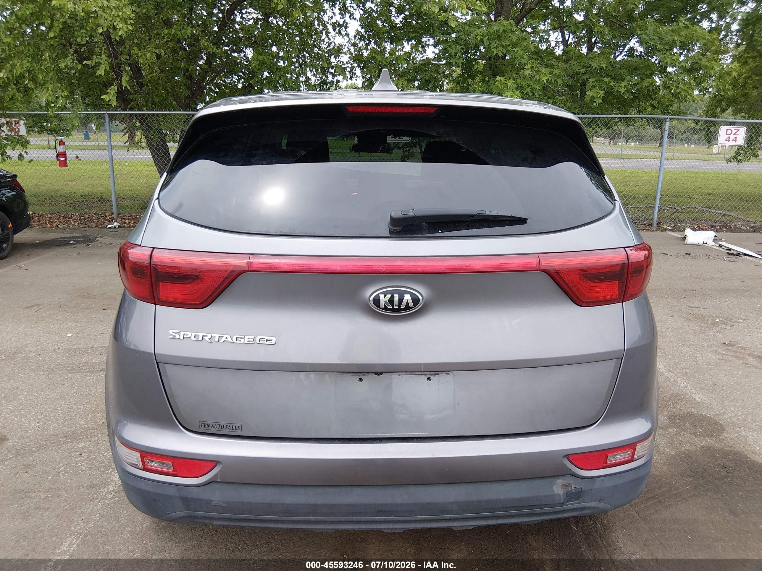 2018 Kia Sportage Lx Серый vin: KNDPM3AC8J7445690