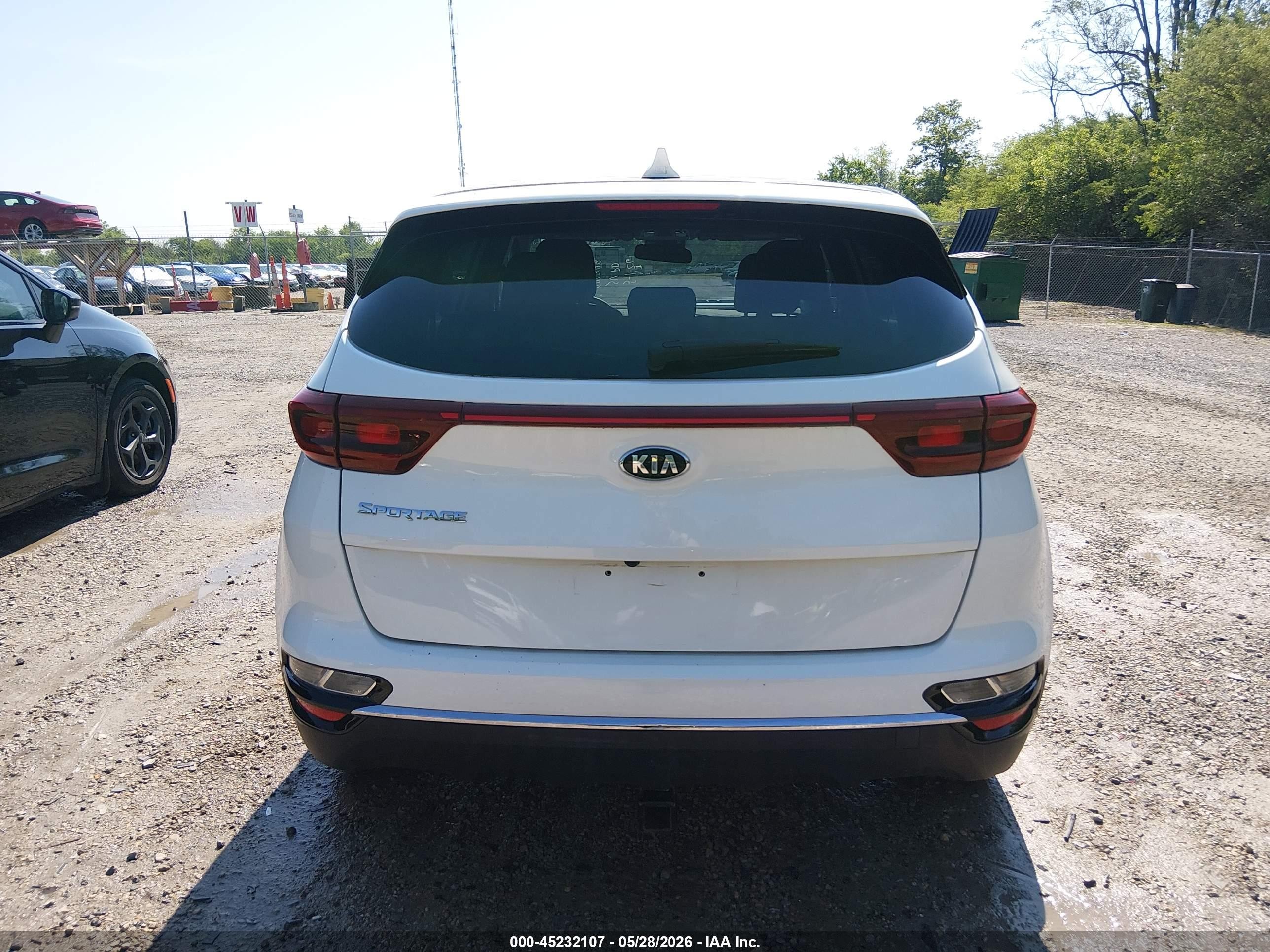 2022 Kia Sportage Lx White vin: KNDPM3AC8N7006348
