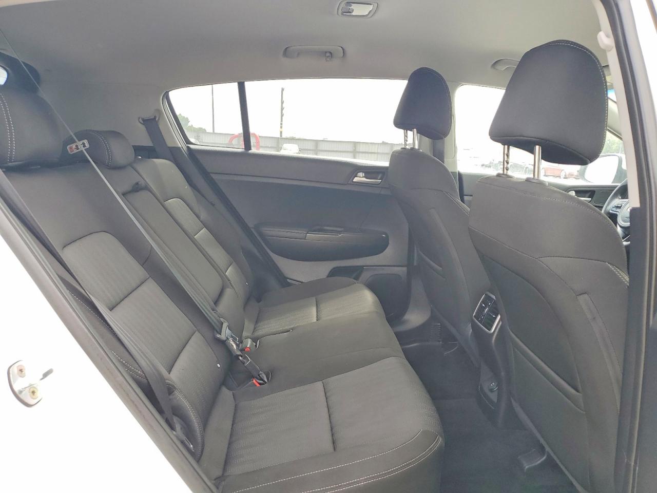 2017 Kia Sportage Lx Белый vin: KNDPMCAC1H7129591