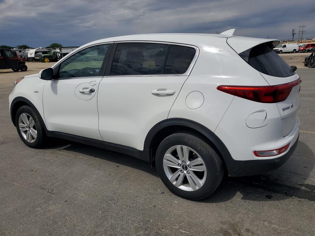 2017 Kia Sportage Lx Белый vin: KNDPMCAC1H7129591