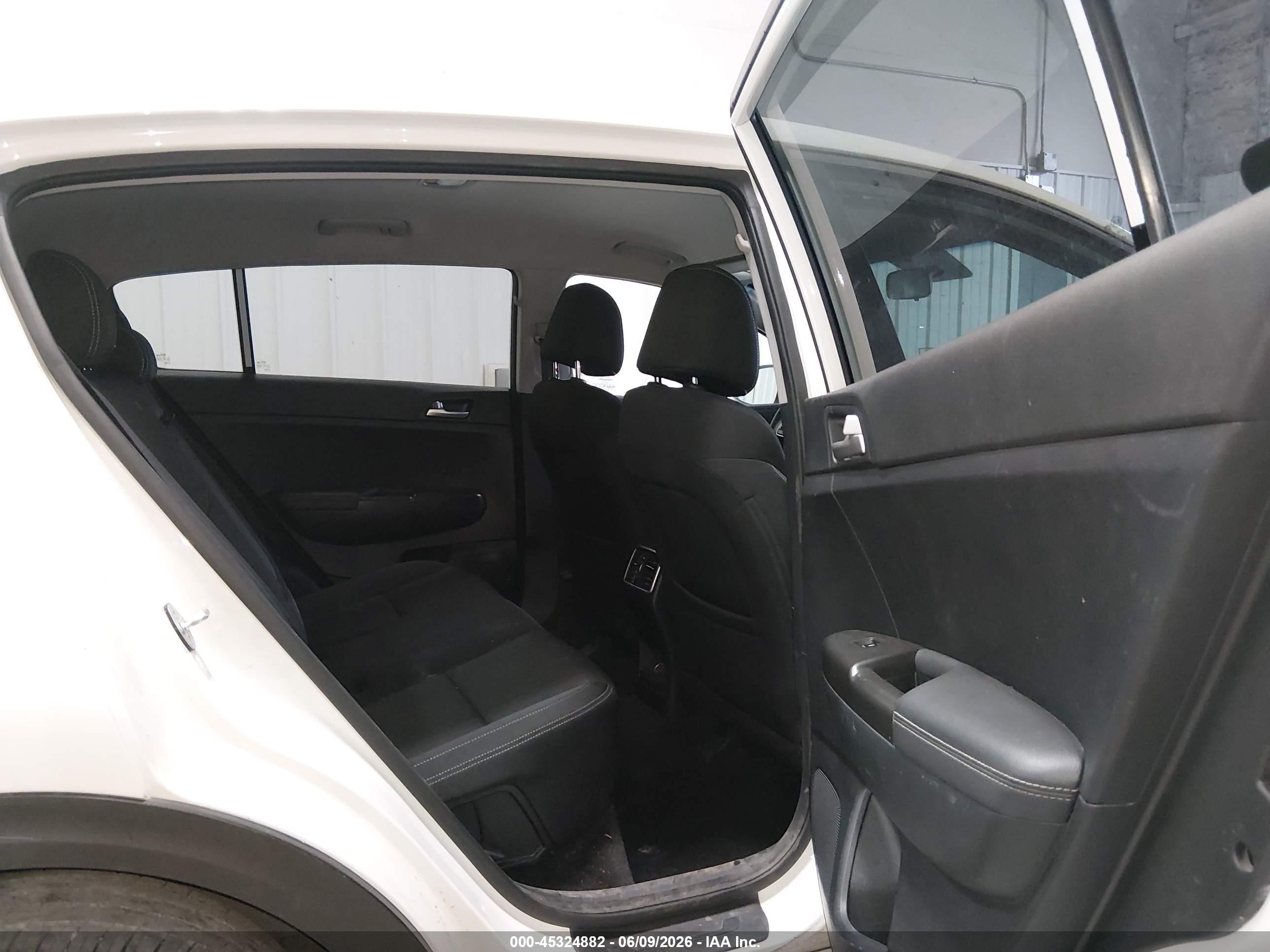 2017 Kia Sportage Lx Белый vin: KNDPMCAC1H7259144