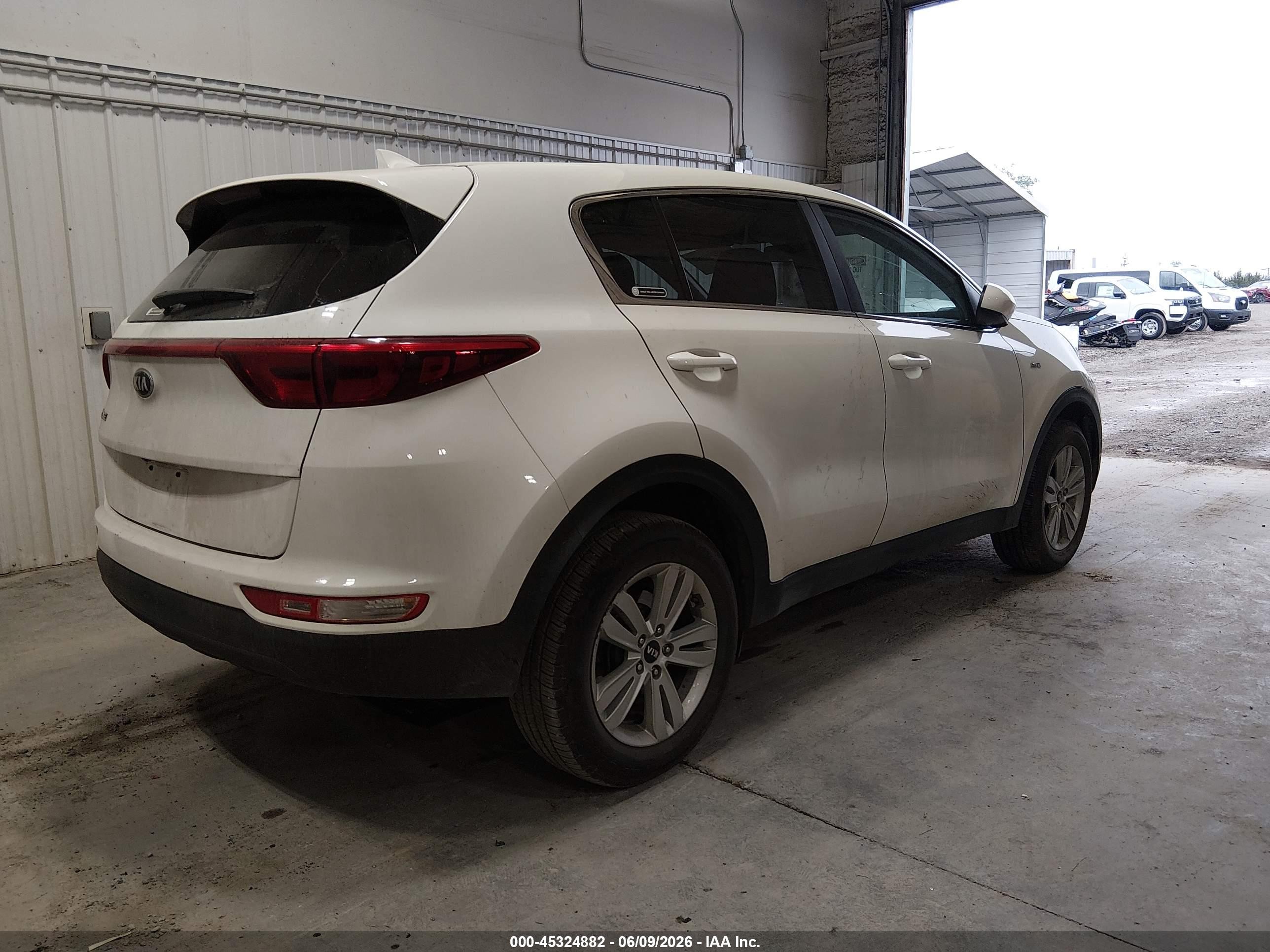 2017 Kia Sportage Lx Белый vin: KNDPMCAC1H7259144