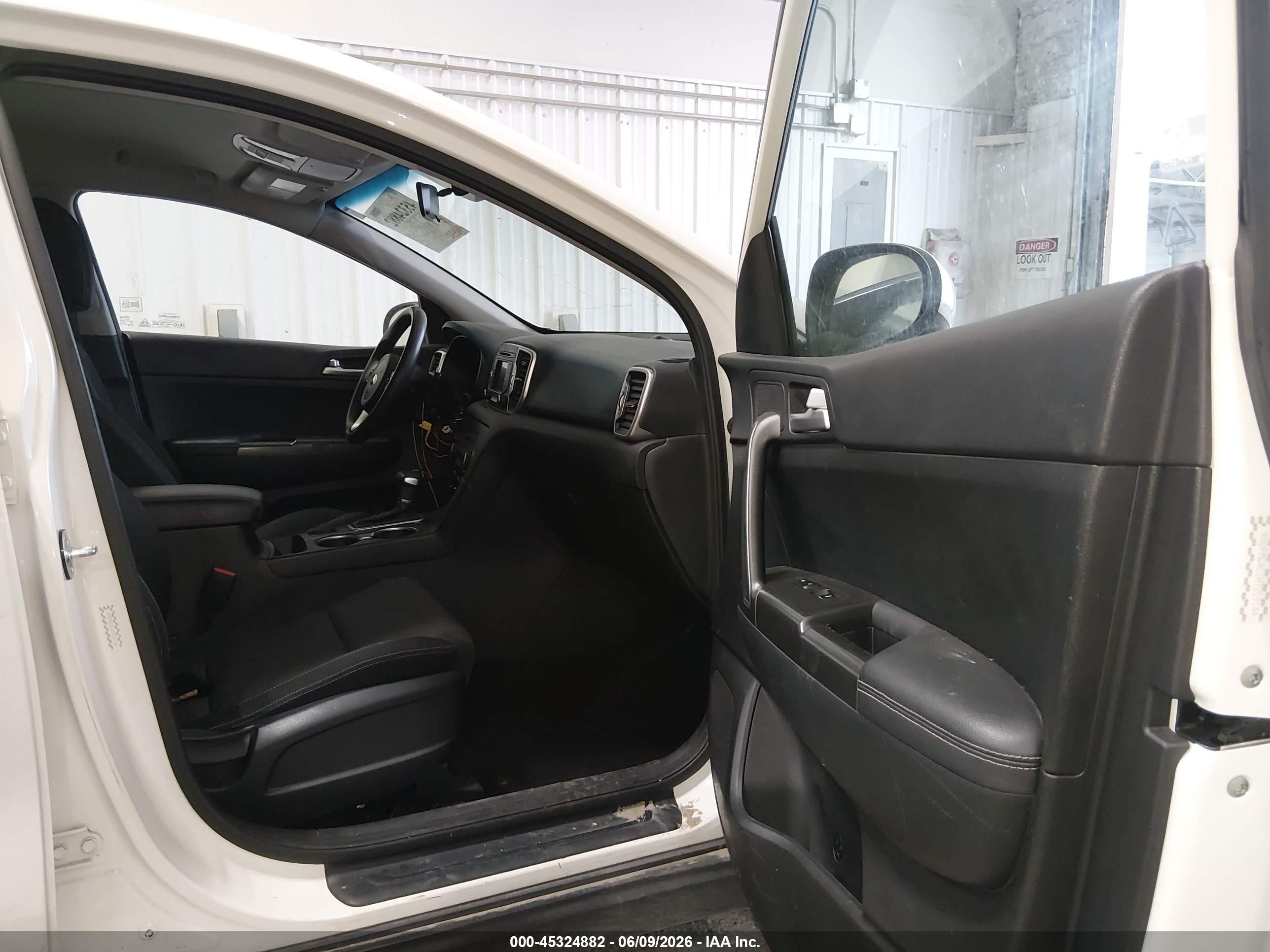 2017 Kia Sportage Lx Белый vin: KNDPMCAC1H7259144
