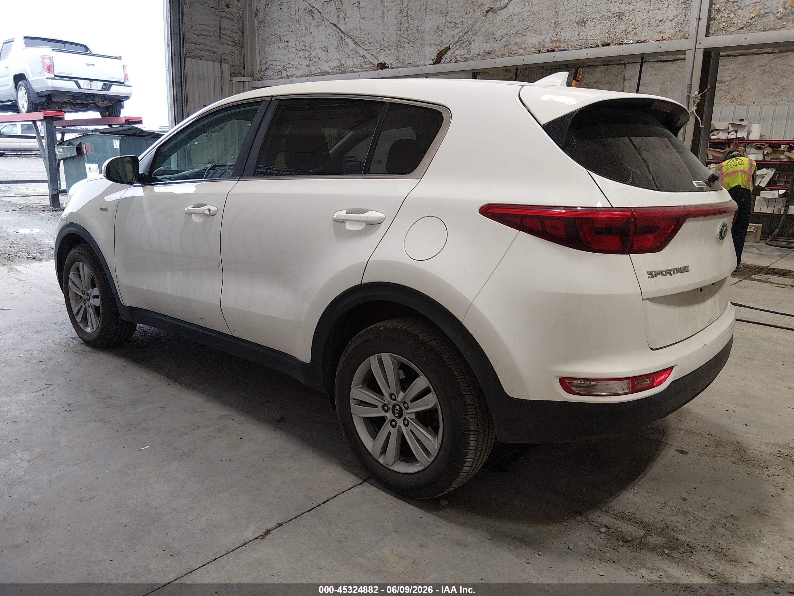 2017 Kia Sportage Lx Белый vin: KNDPMCAC1H7259144