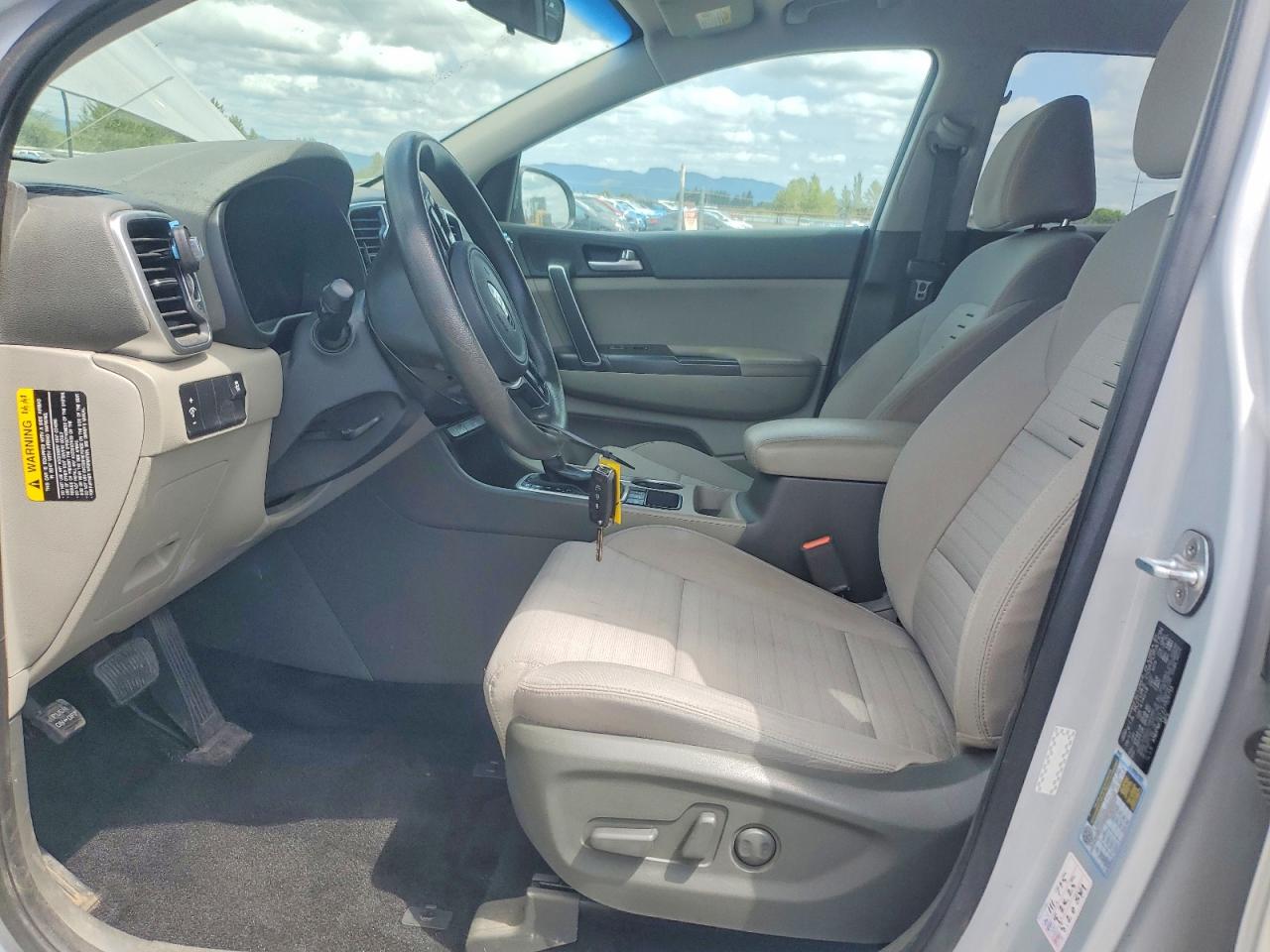 2018 Kia Sportage Lx Silver vin: KNDPMCAC2J7326713