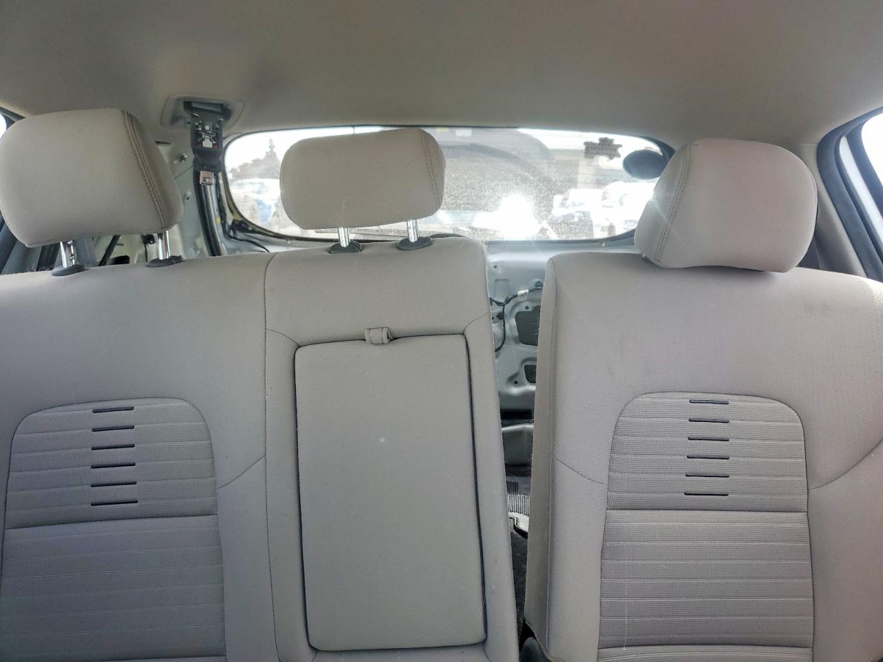 2018 Kia Sportage Lx Silver vin: KNDPMCAC2J7326713