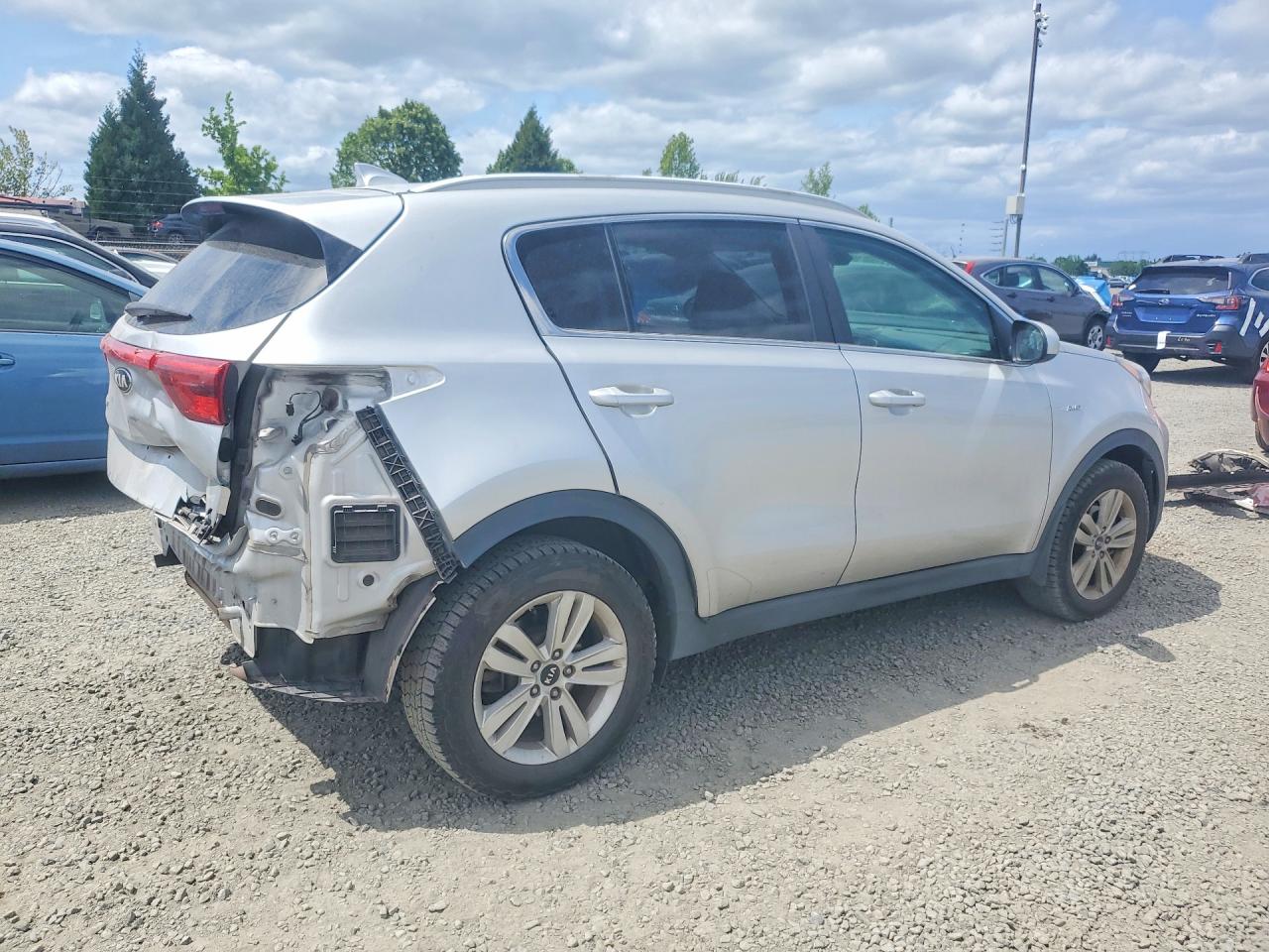 2018 Kia Sportage Lx Silver vin: KNDPMCAC2J7326713