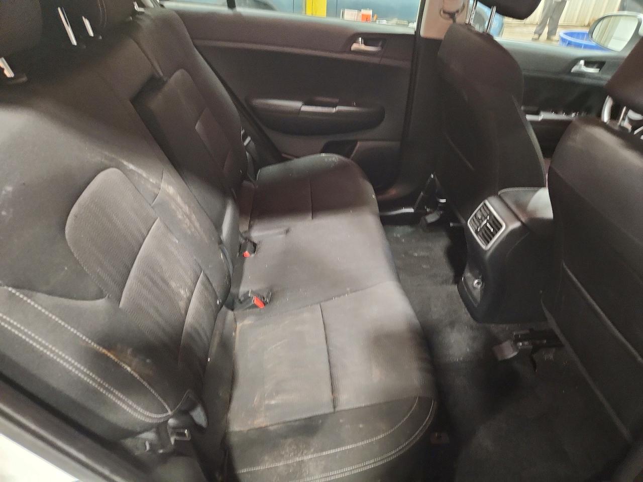 2019 Kia Sportage Lx White vin: KNDPMCAC2K7604771