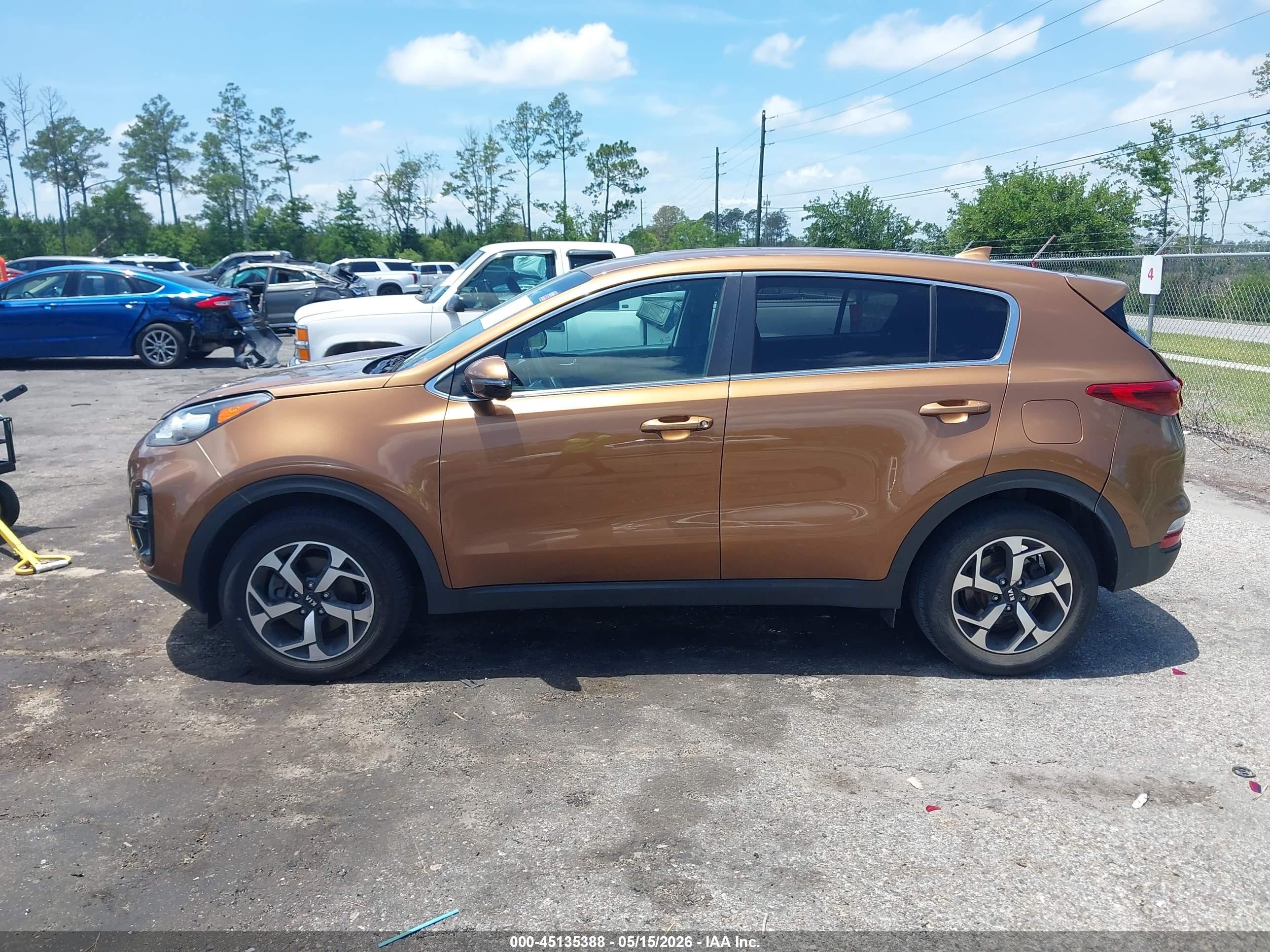 2021 Kia Sportage Lx Gold vin: KNDPMCAC5M7875763